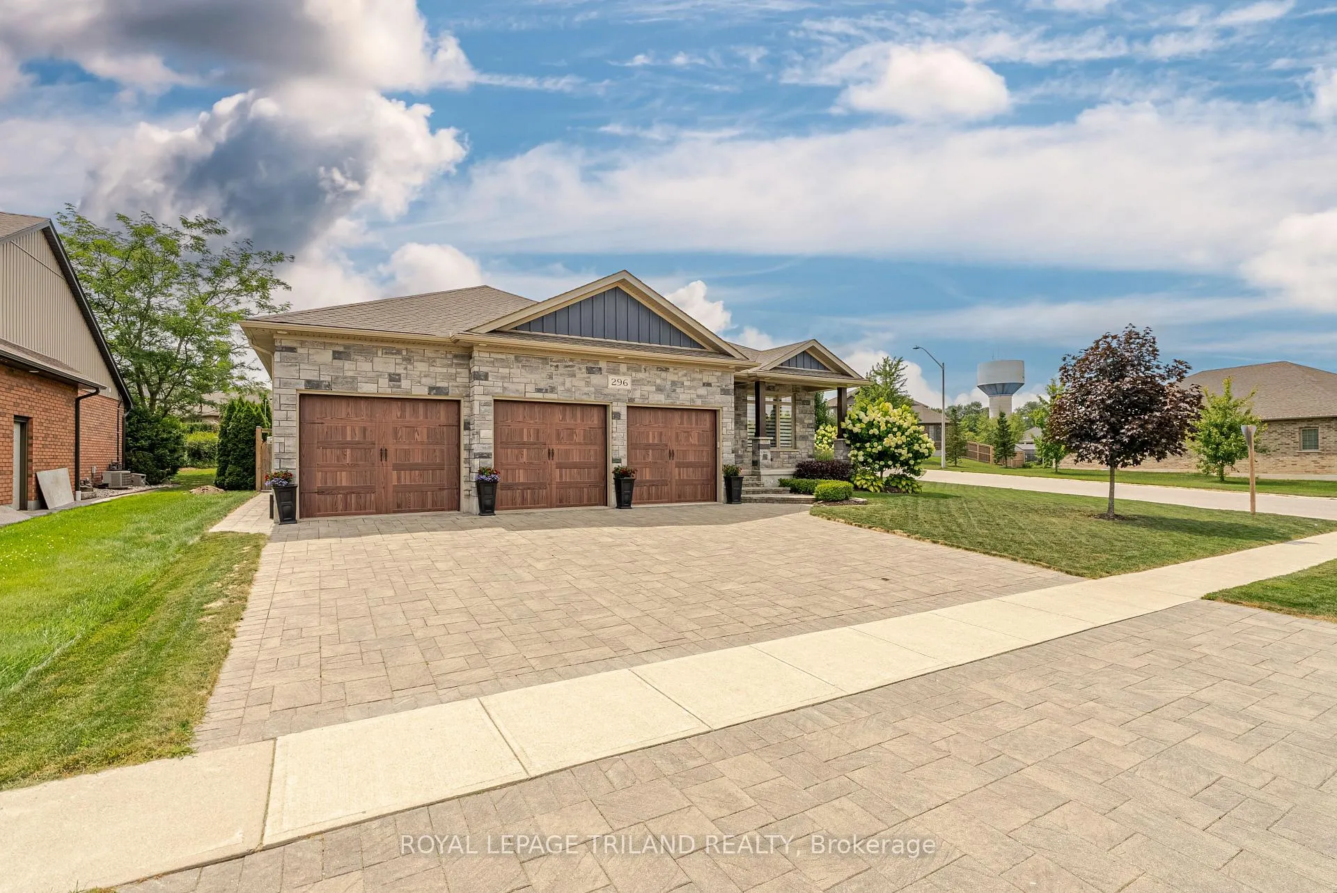 Photo 1 of 296 Dufferin Street, Central Elgin, Belmont — HOMEH