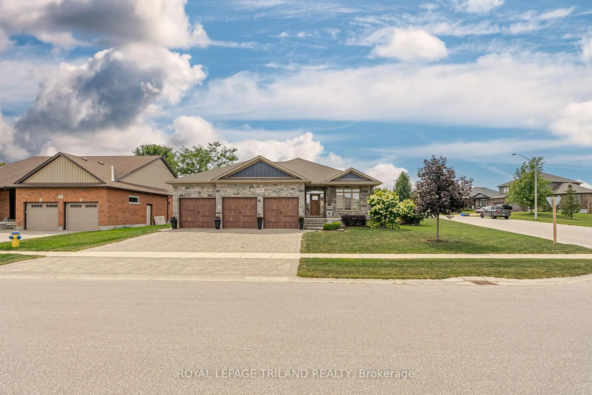Photo 4 of 296 Dufferin Street, Central Elgin, Belmont — HOMEH