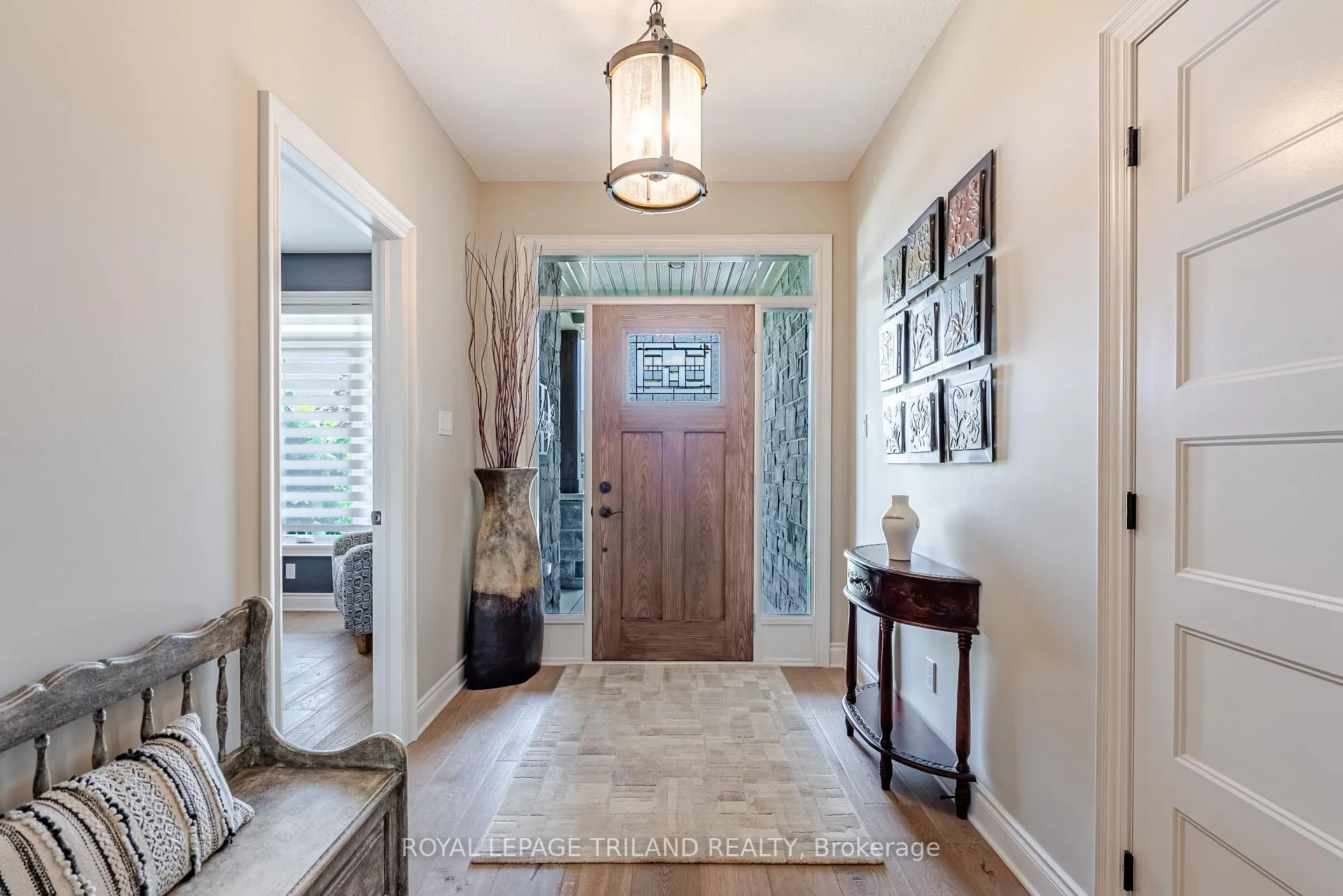 Photo 7 of 296 Dufferin Street, Central Elgin, Belmont — HOMEH