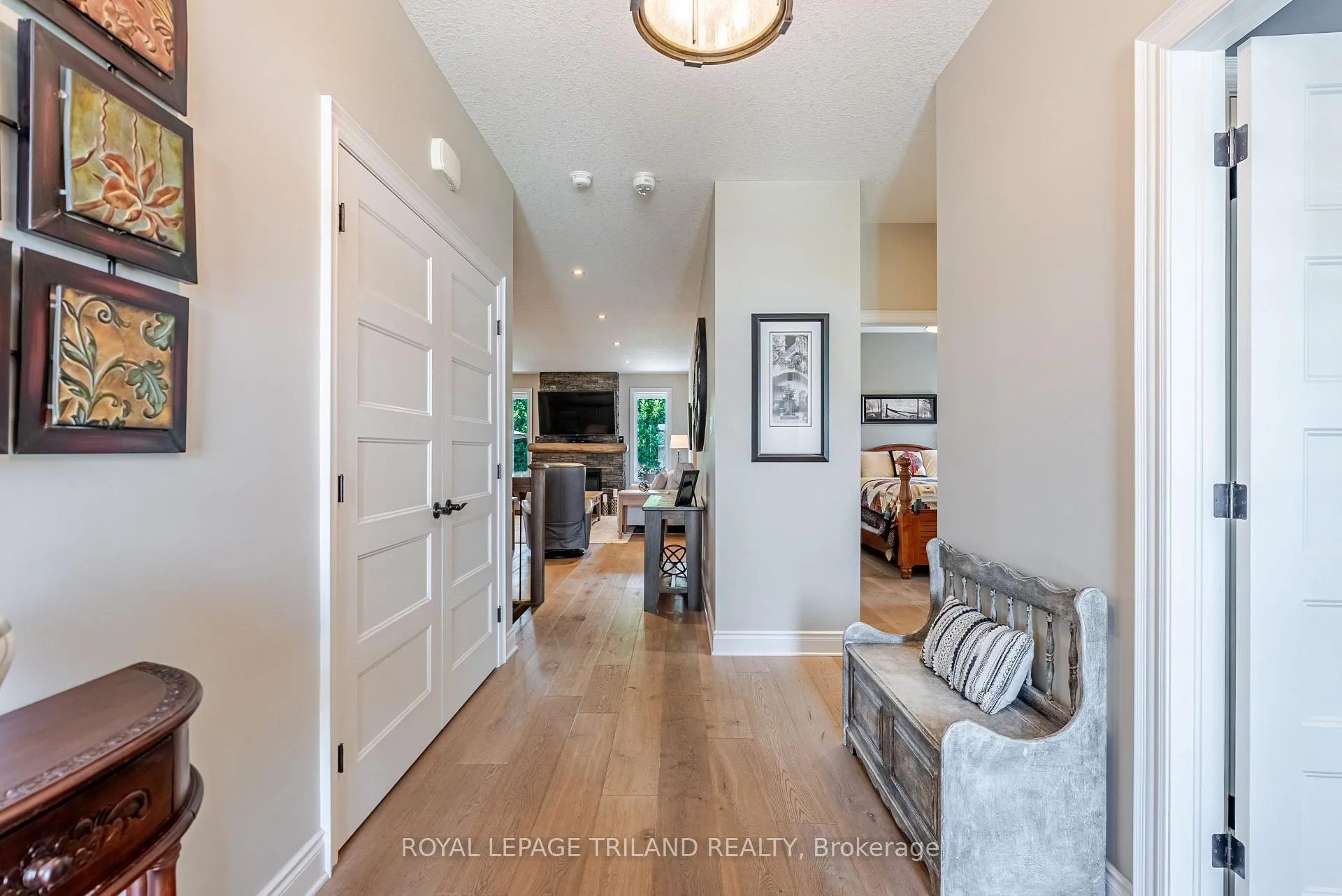 Photo 8 of 296 Dufferin Street, Central Elgin, Belmont — HOMEH