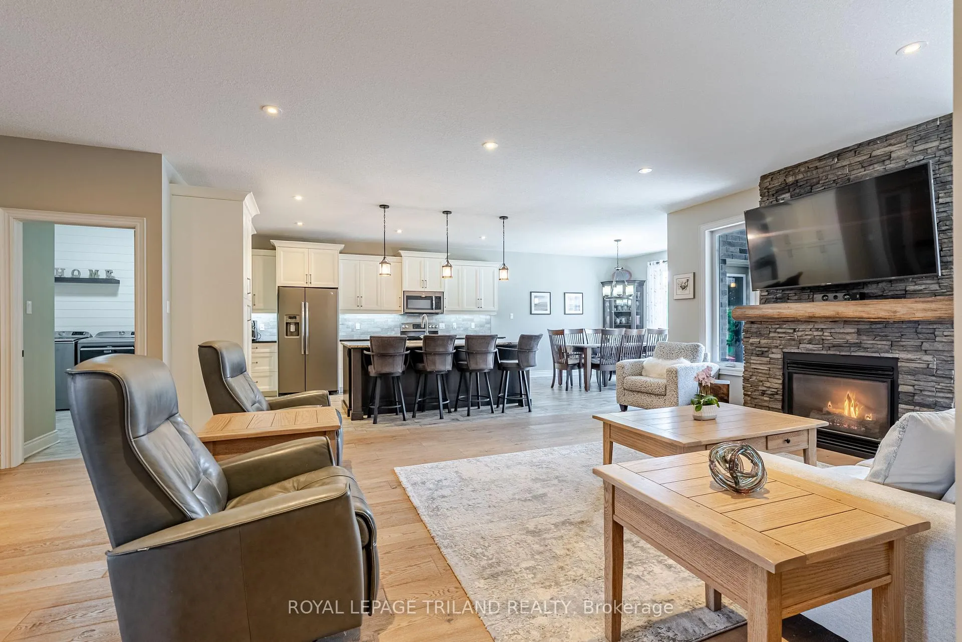 Photo 17 of 296 Dufferin Street, Central Elgin, Belmont — HOMEH