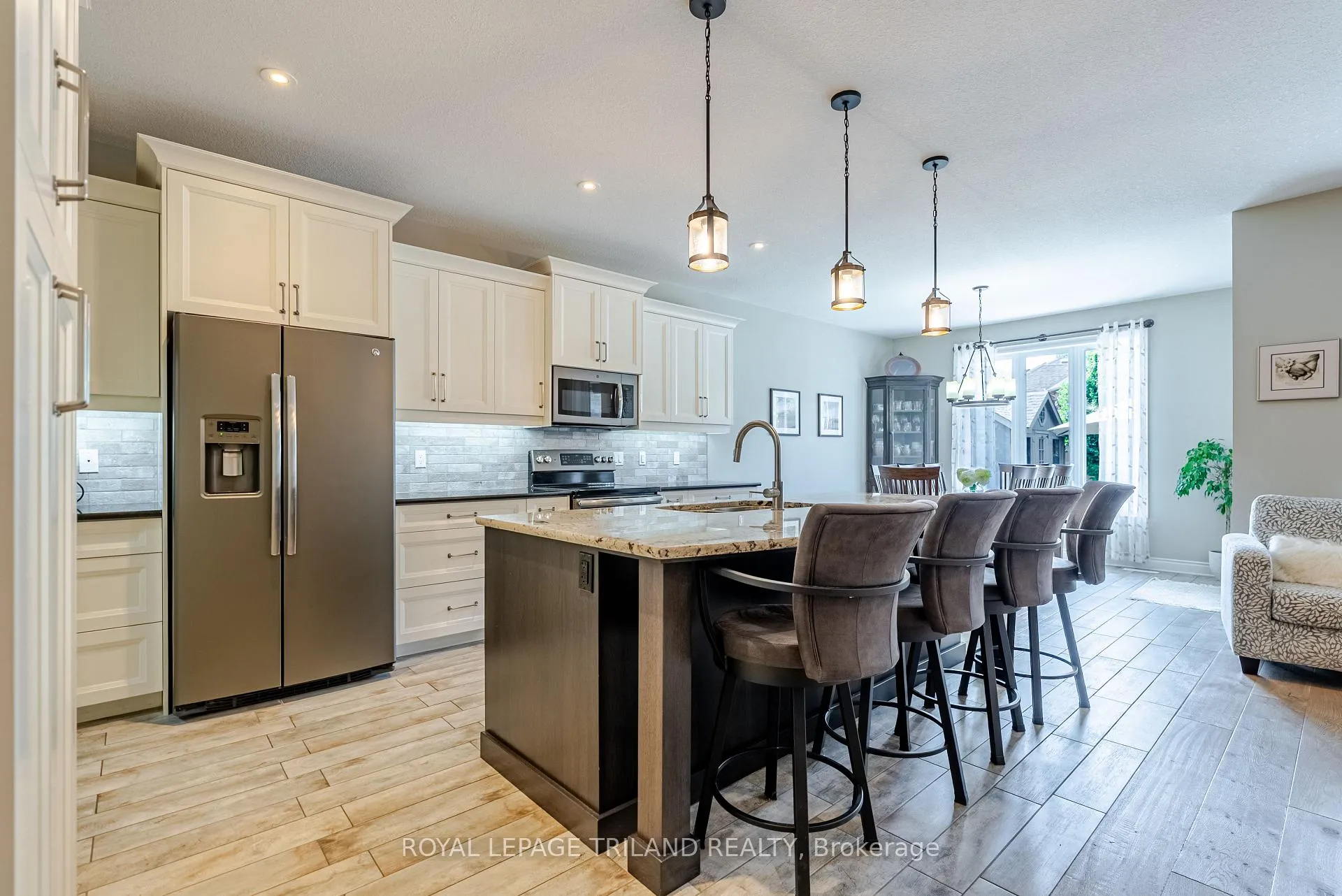 Photo 19 of 296 Dufferin Street, Central Elgin, Belmont — HOMEH