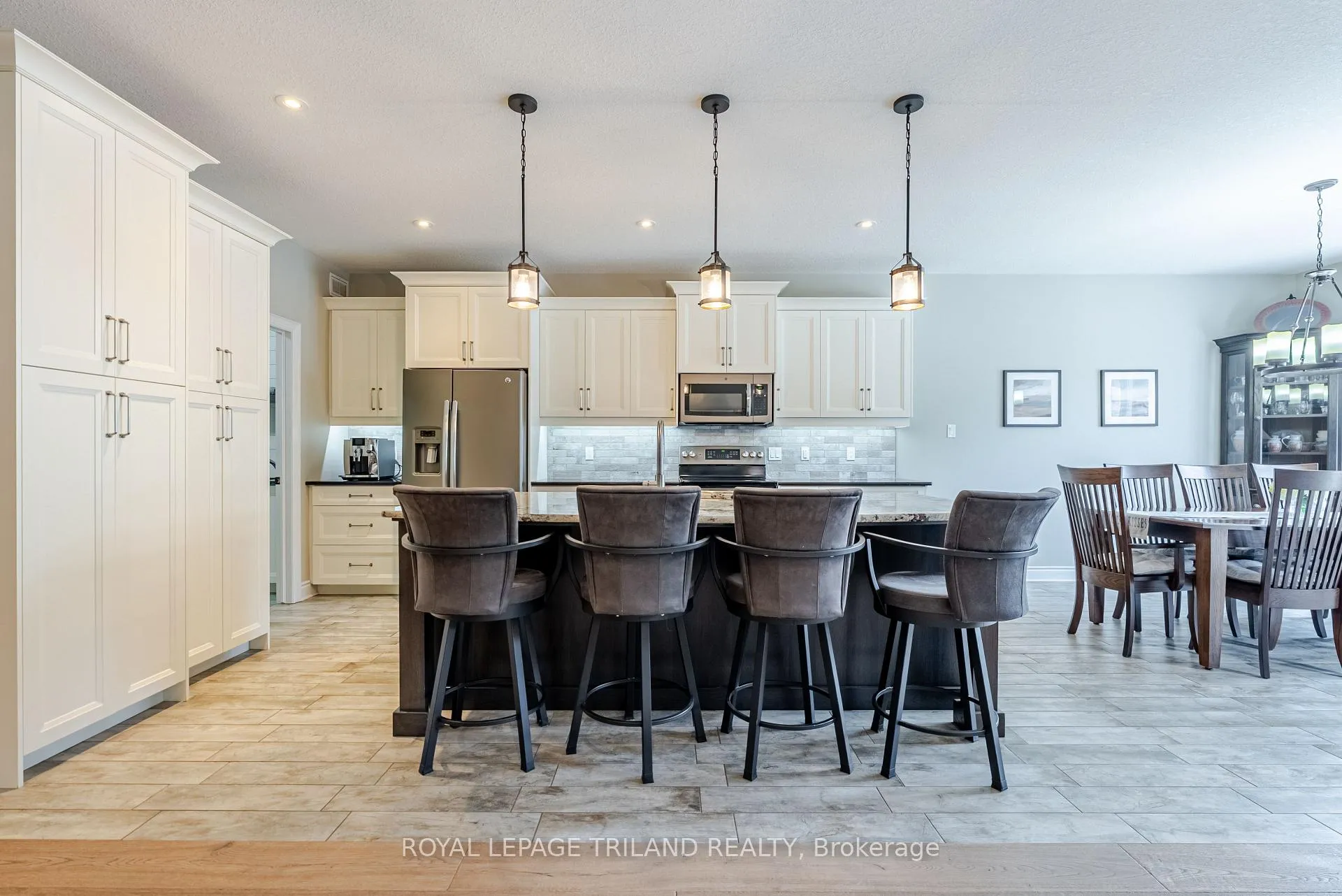Photo 20 of 296 Dufferin Street, Central Elgin, Belmont — HOMEH