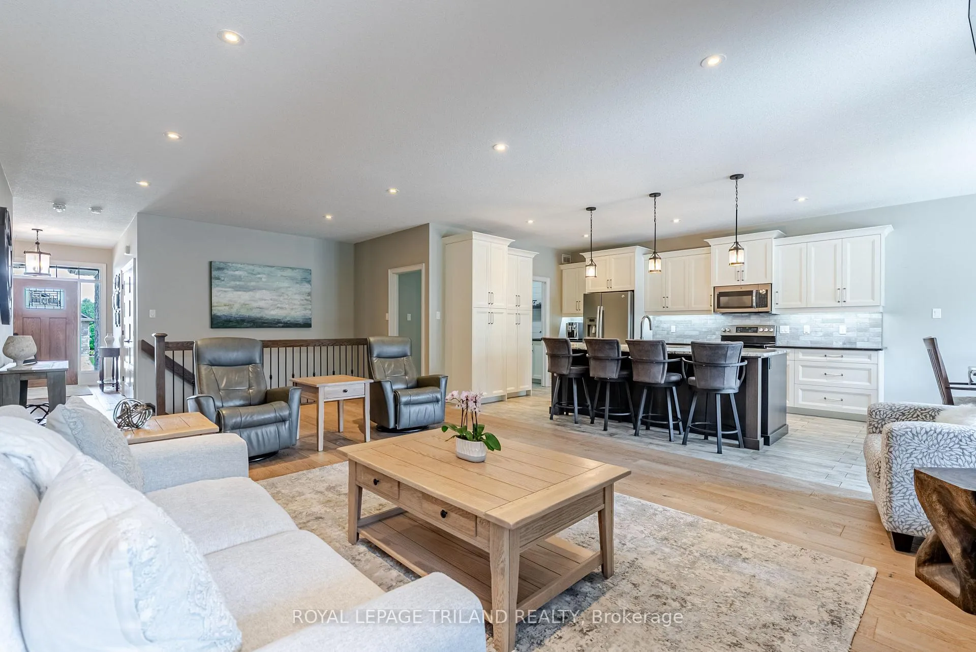 Photo 21 of 296 Dufferin Street, Central Elgin, Belmont — HOMEH