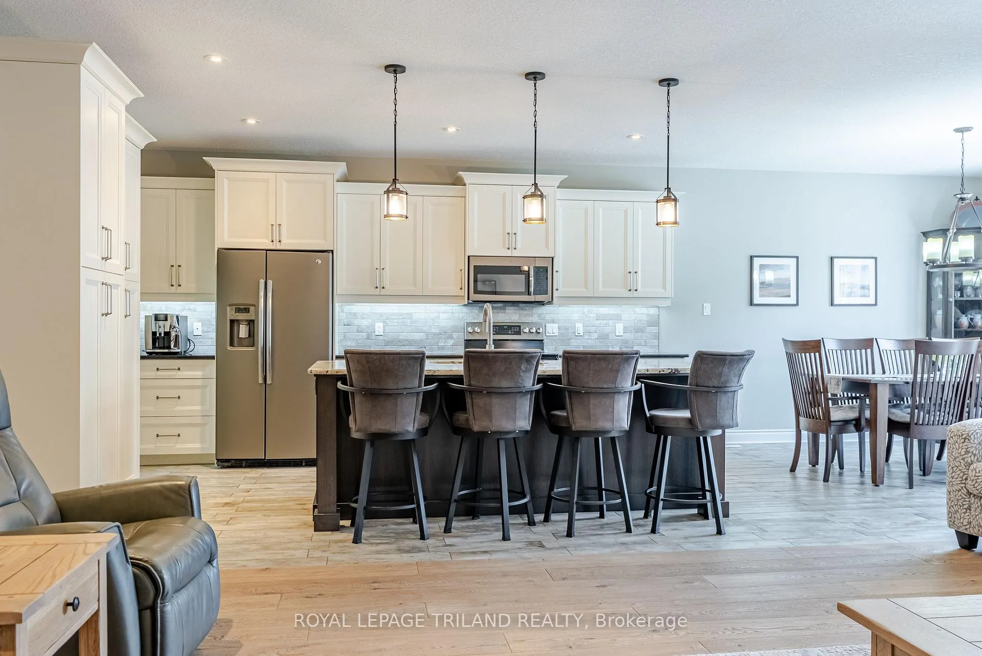 Photo 23 of 296 Dufferin Street, Central Elgin, Belmont — HOMEH