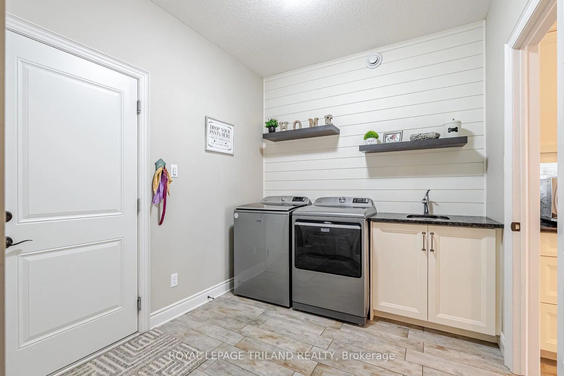 Photo 28 of 296 Dufferin Street, Central Elgin, Belmont — HOMEH