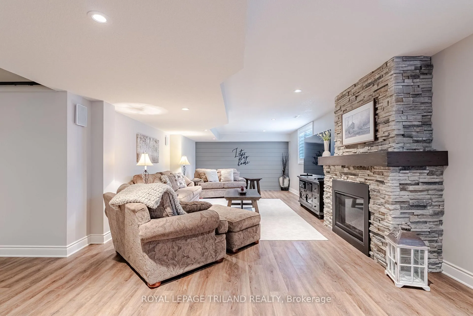 Photo 33 of 296 Dufferin Street, Central Elgin, Belmont — HOMEH