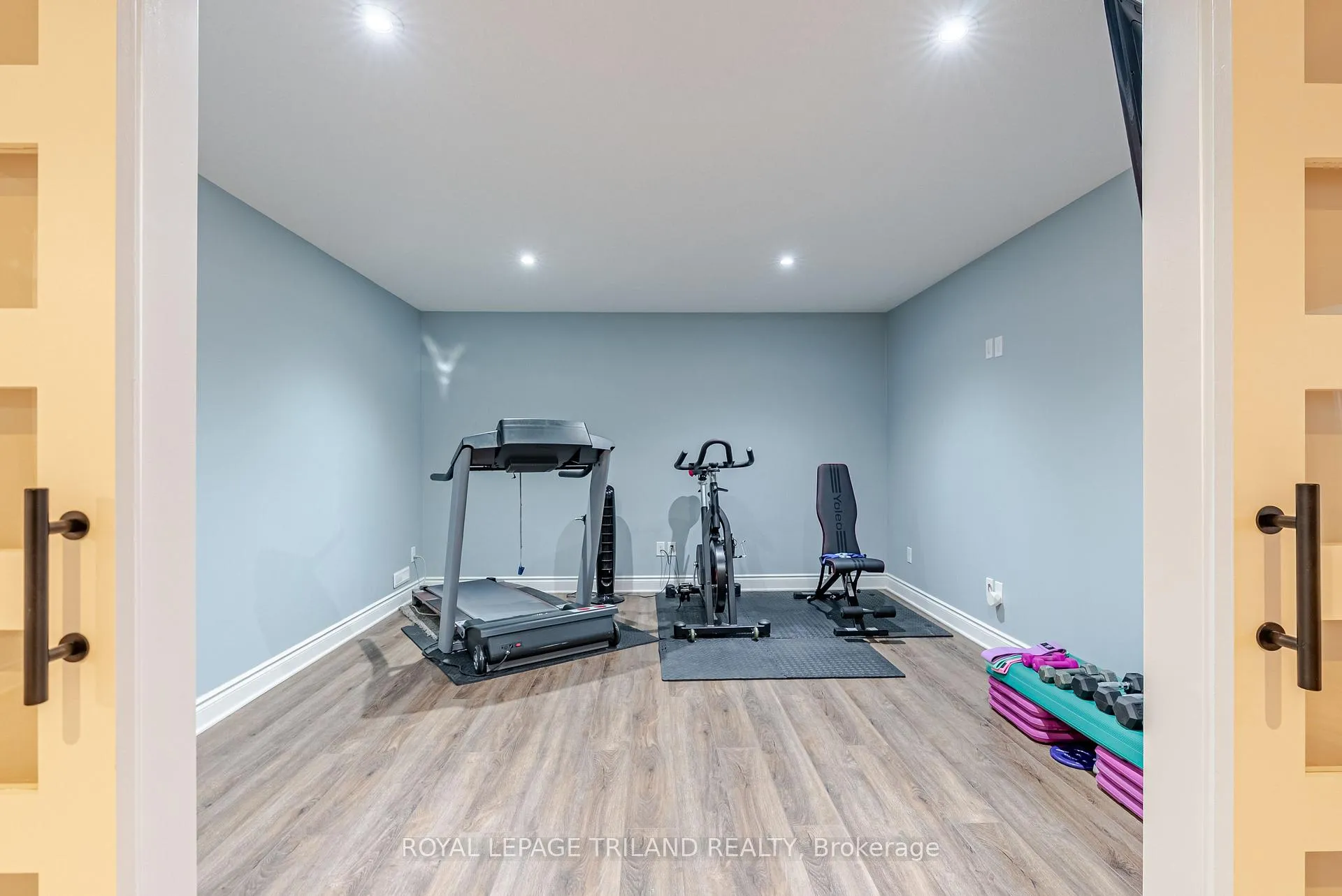 Photo 35 of 296 Dufferin Street, Central Elgin, Belmont — HOMEH