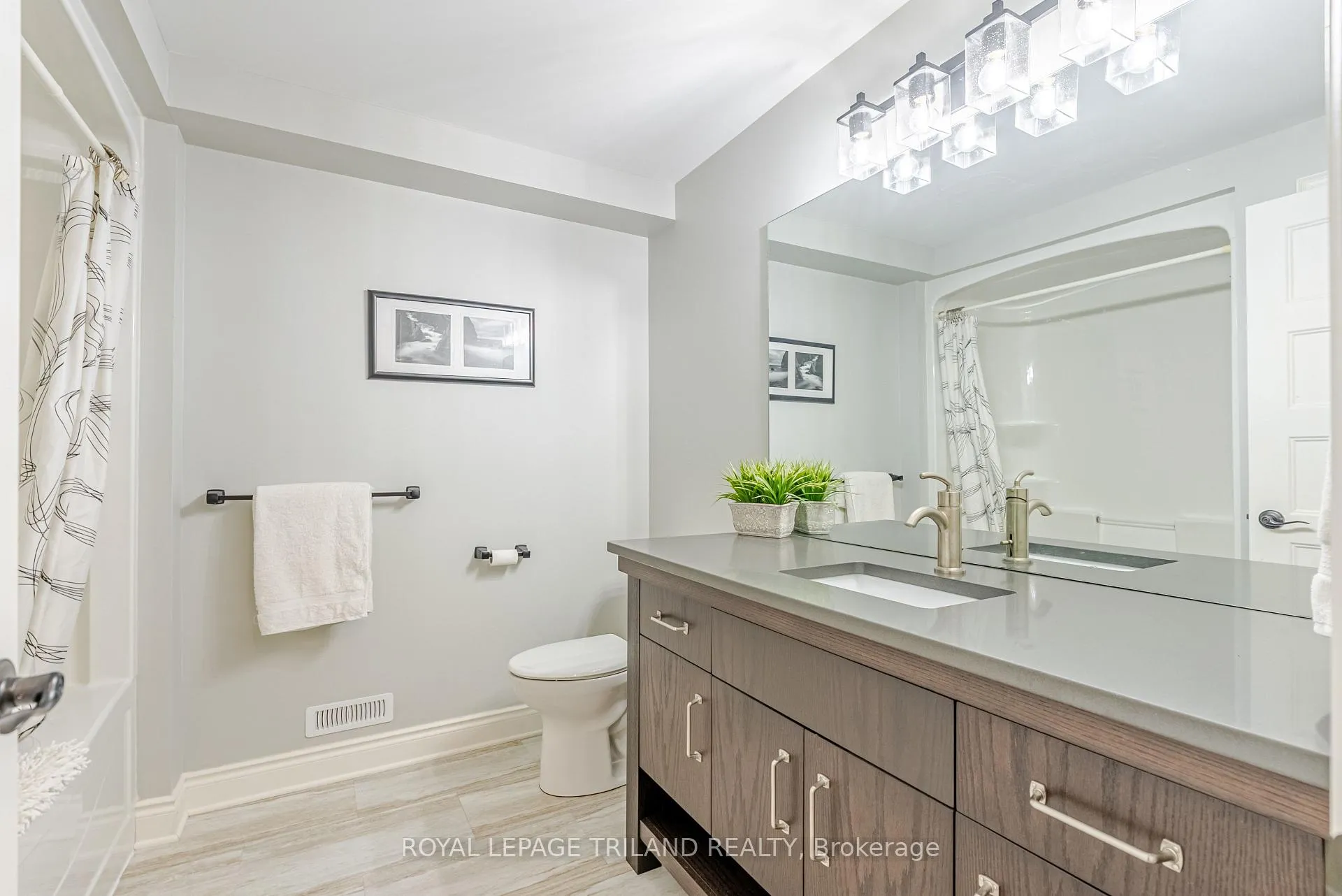 Photo 36 of 296 Dufferin Street, Central Elgin, Belmont — HOMEH