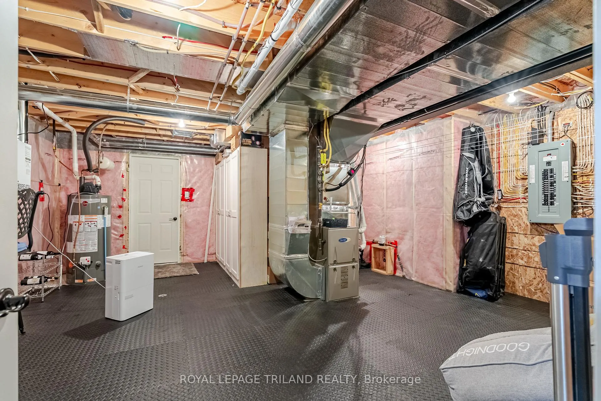 Photo 38 of 296 Dufferin Street, Central Elgin, Belmont — HOMEH