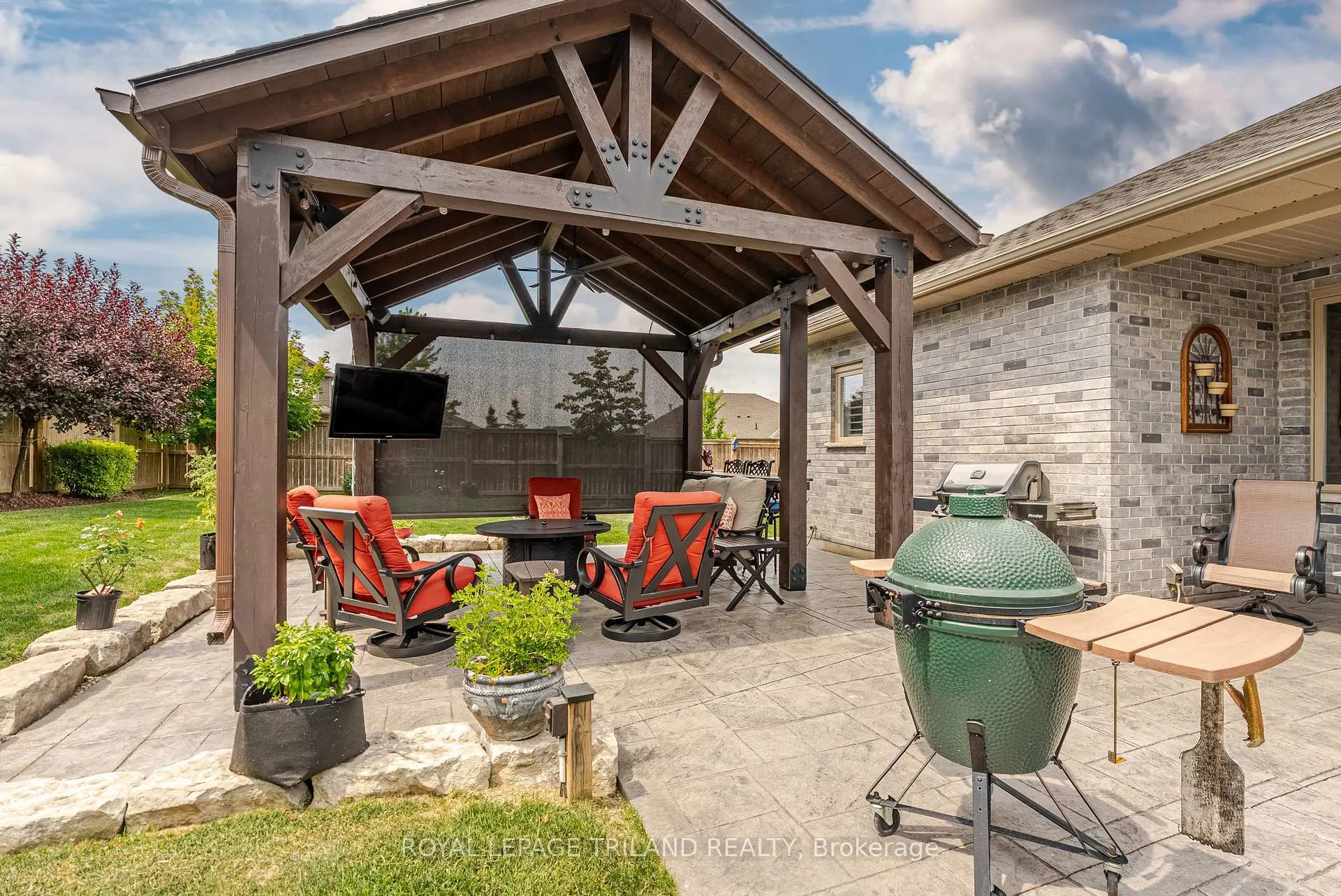 Photo 45 of 296 Dufferin Street, Central Elgin, Belmont — HOMEH