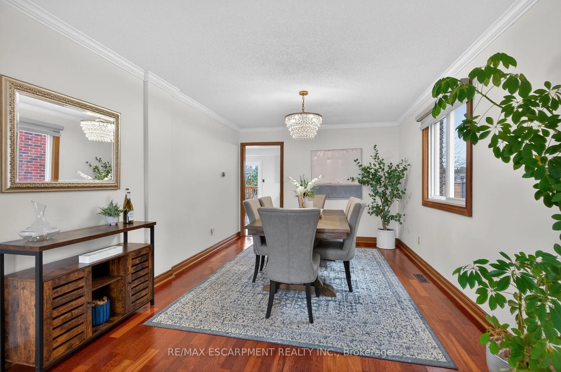 Photo 5 of 47 Sumner Crescent, Grimsby, Grimsby Beach — HOMEH