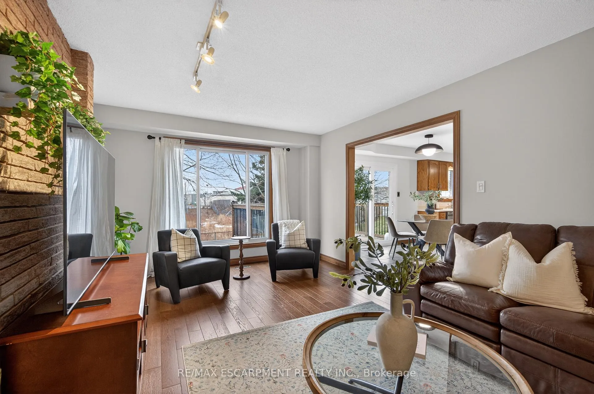 Photo 10 of 47 Sumner Crescent, Grimsby, Grimsby Beach — HOMEH
