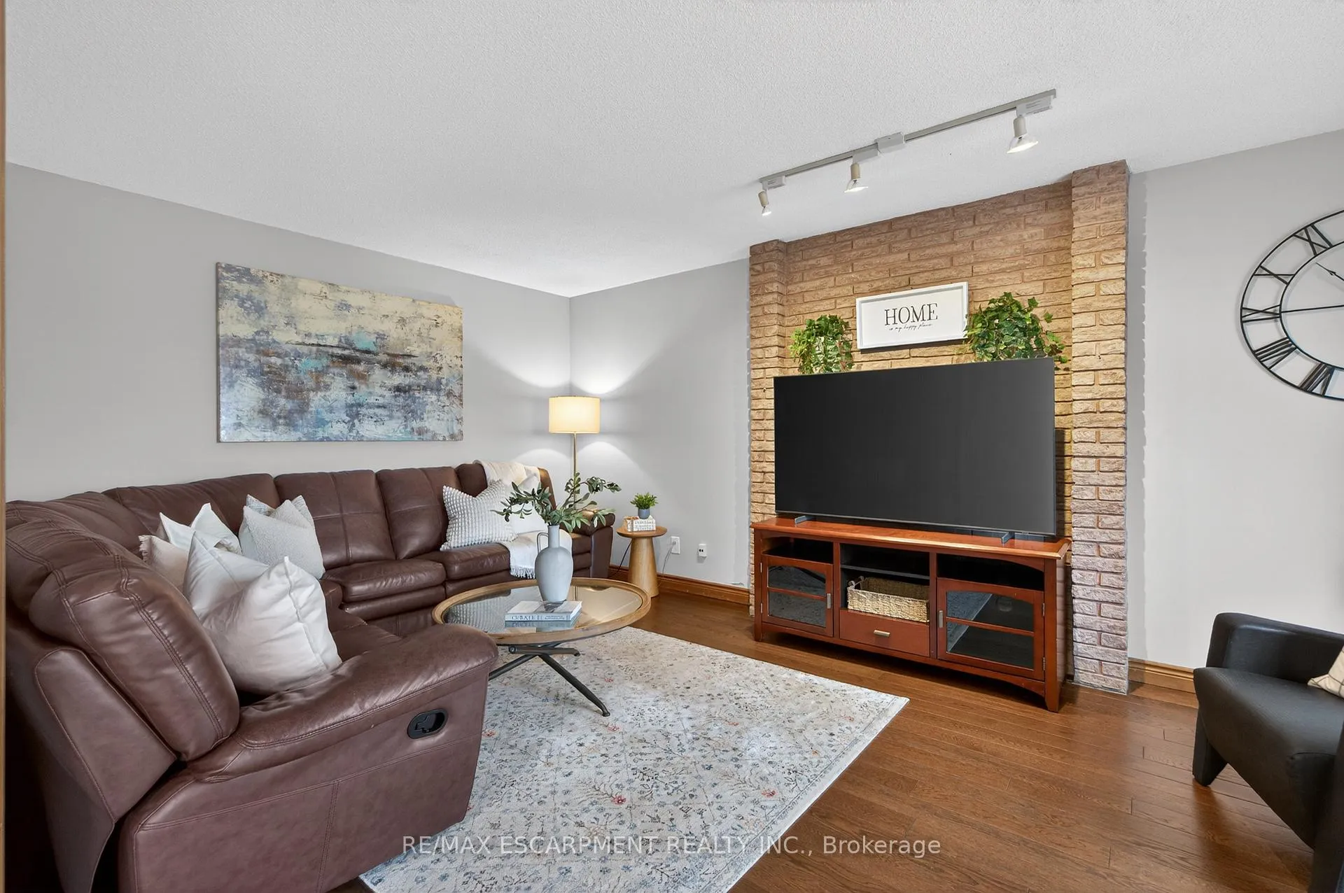 Photo 11 of 47 Sumner Crescent, Grimsby, Grimsby Beach — HOMEH