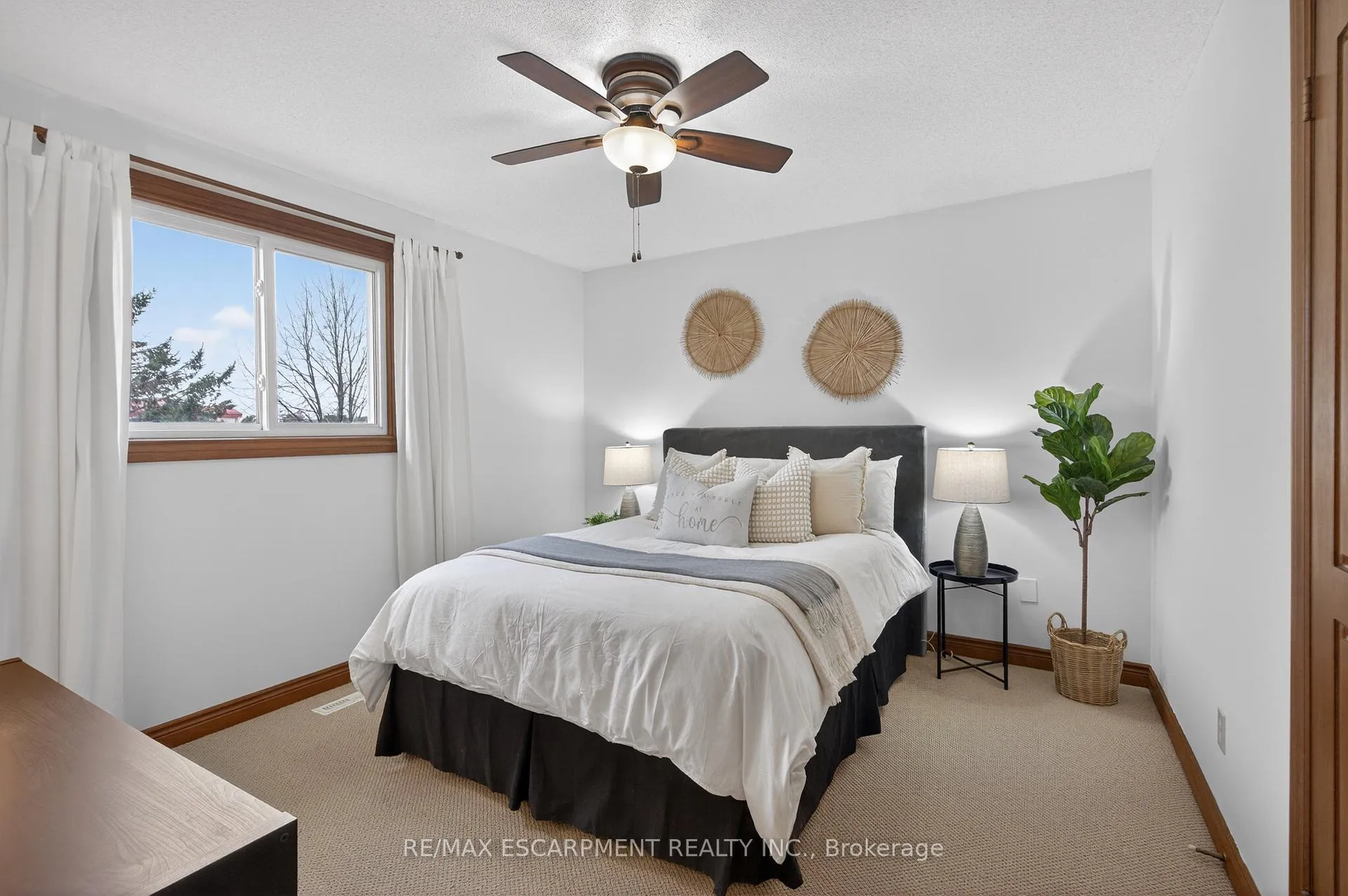 Photo 19 of 47 Sumner Crescent, Grimsby, Grimsby Beach — HOMEH