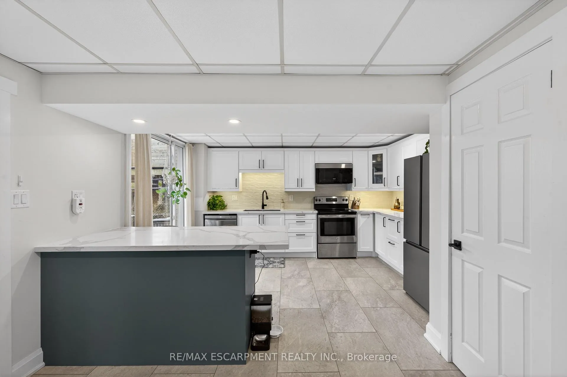 Photo 24 of 47 Sumner Crescent, Grimsby, Grimsby Beach — HOMEH