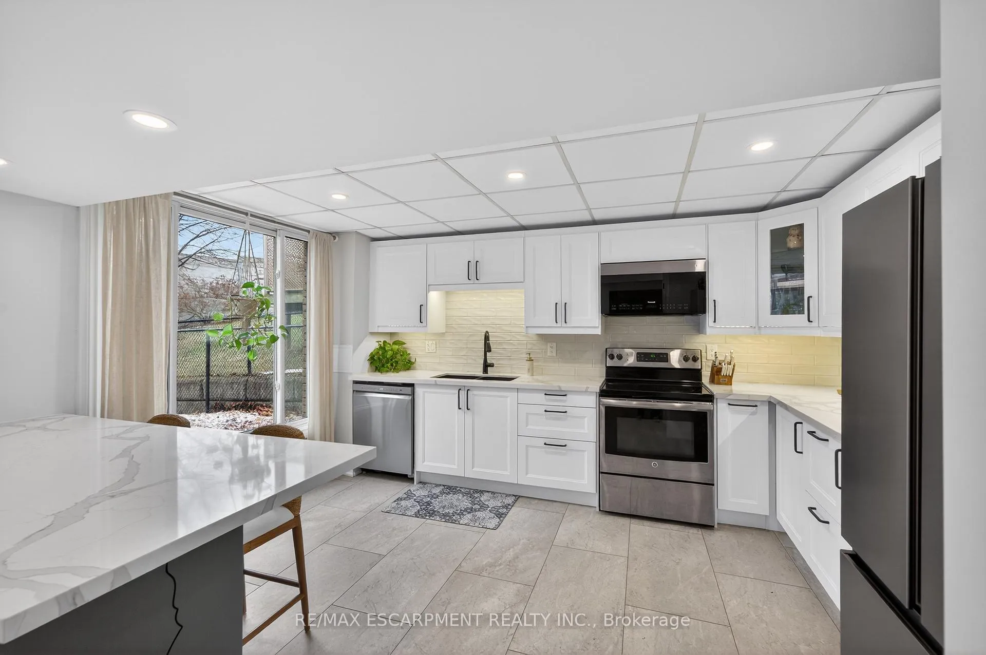 Photo 25 of 47 Sumner Crescent, Grimsby, Grimsby Beach — HOMEH
