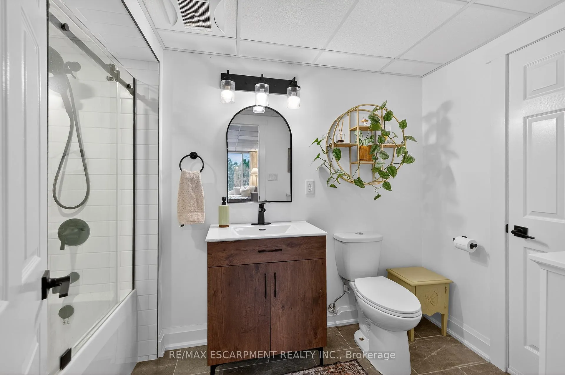 Photo 32 of 47 Sumner Crescent, Grimsby, Grimsby Beach — HOMEH