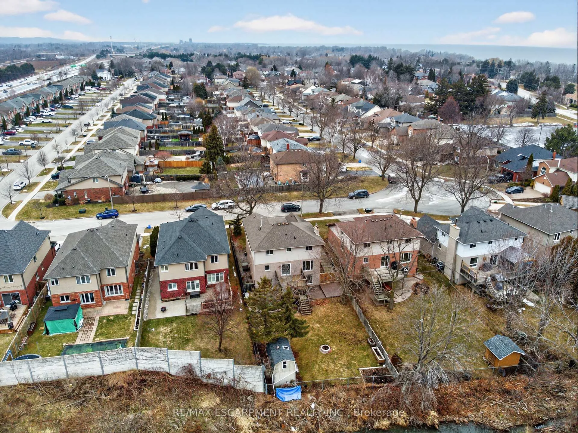 Photo 41 of 47 Sumner Crescent, Grimsby, Grimsby Beach — HOMEH