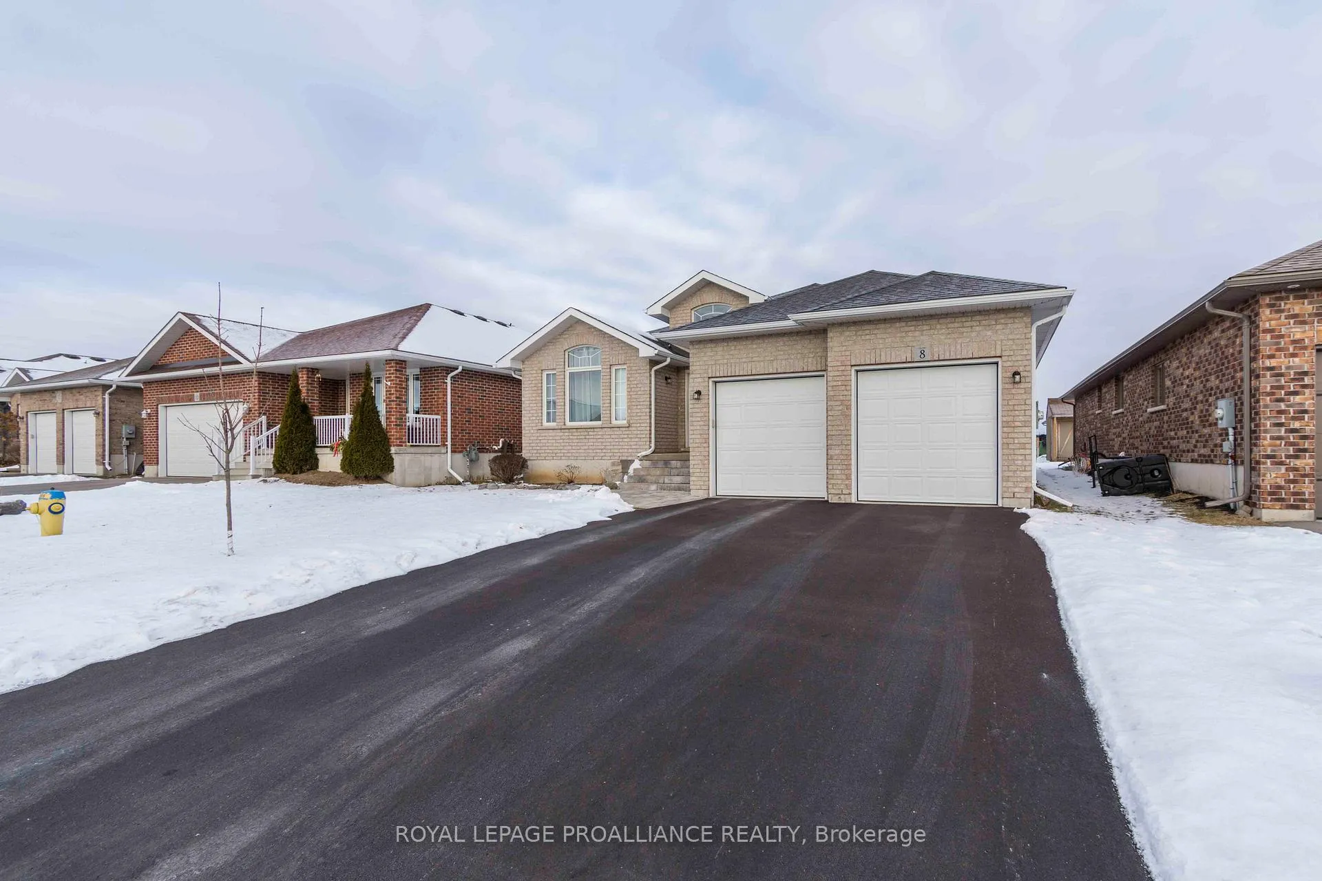 Photo 2 of 8 Crews Crescent, Quinte West, Murray Ward — HOMEH
