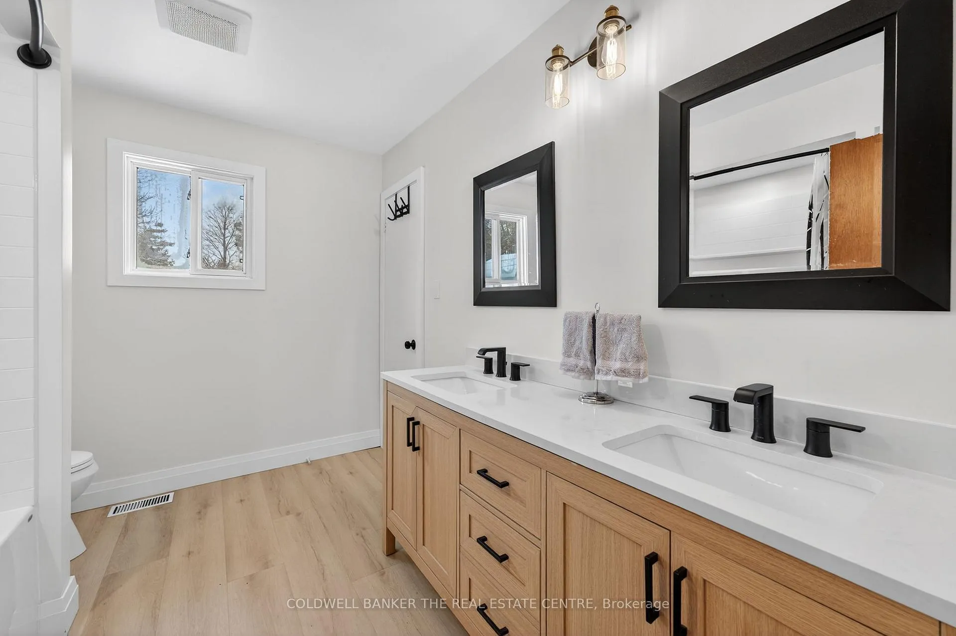 Photo 8 of 928 Blackwoods Avenue, Innisfil, Alcona — HOMEH