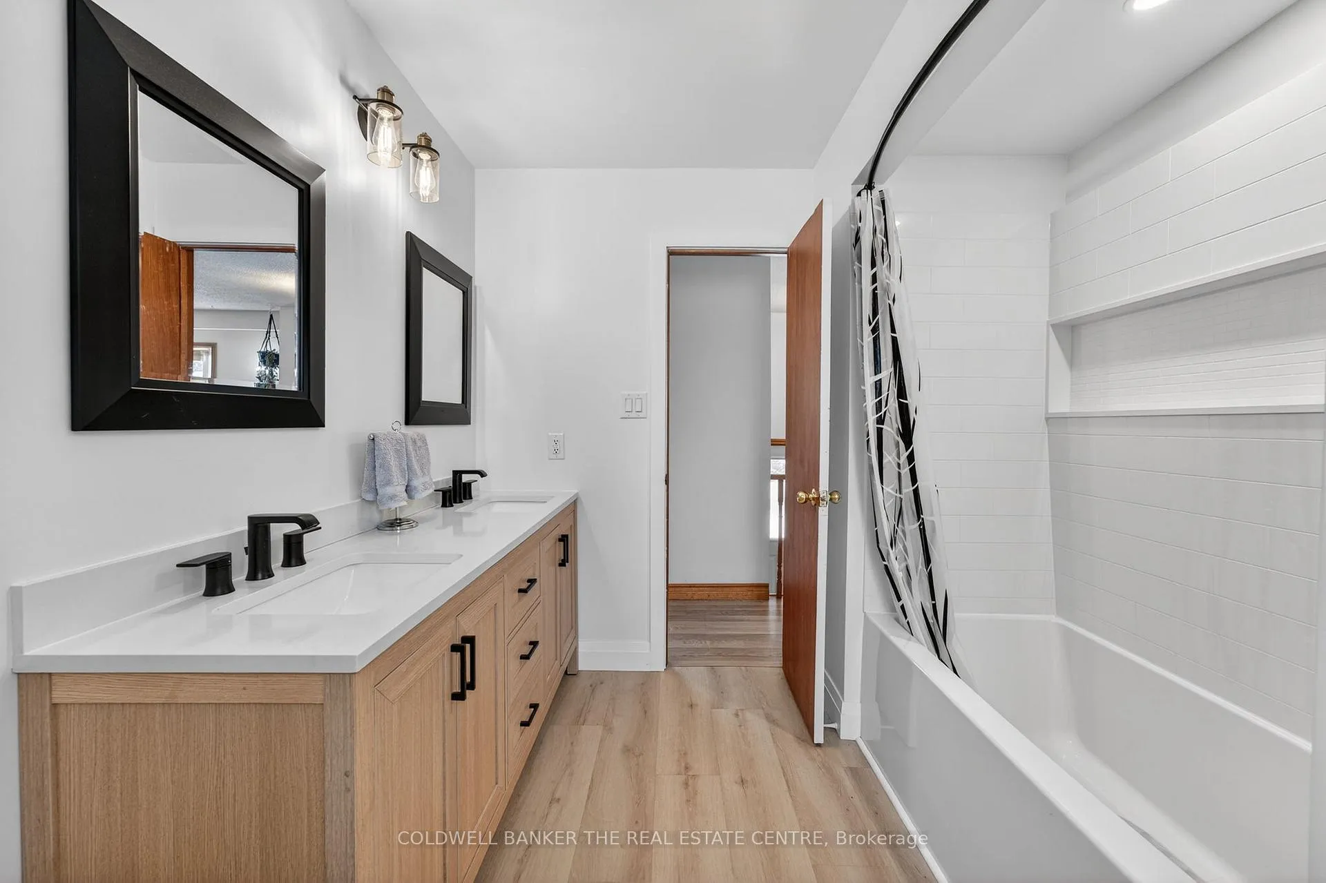 Photo 9 of 928 Blackwoods Avenue, Innisfil, Alcona — HOMEH