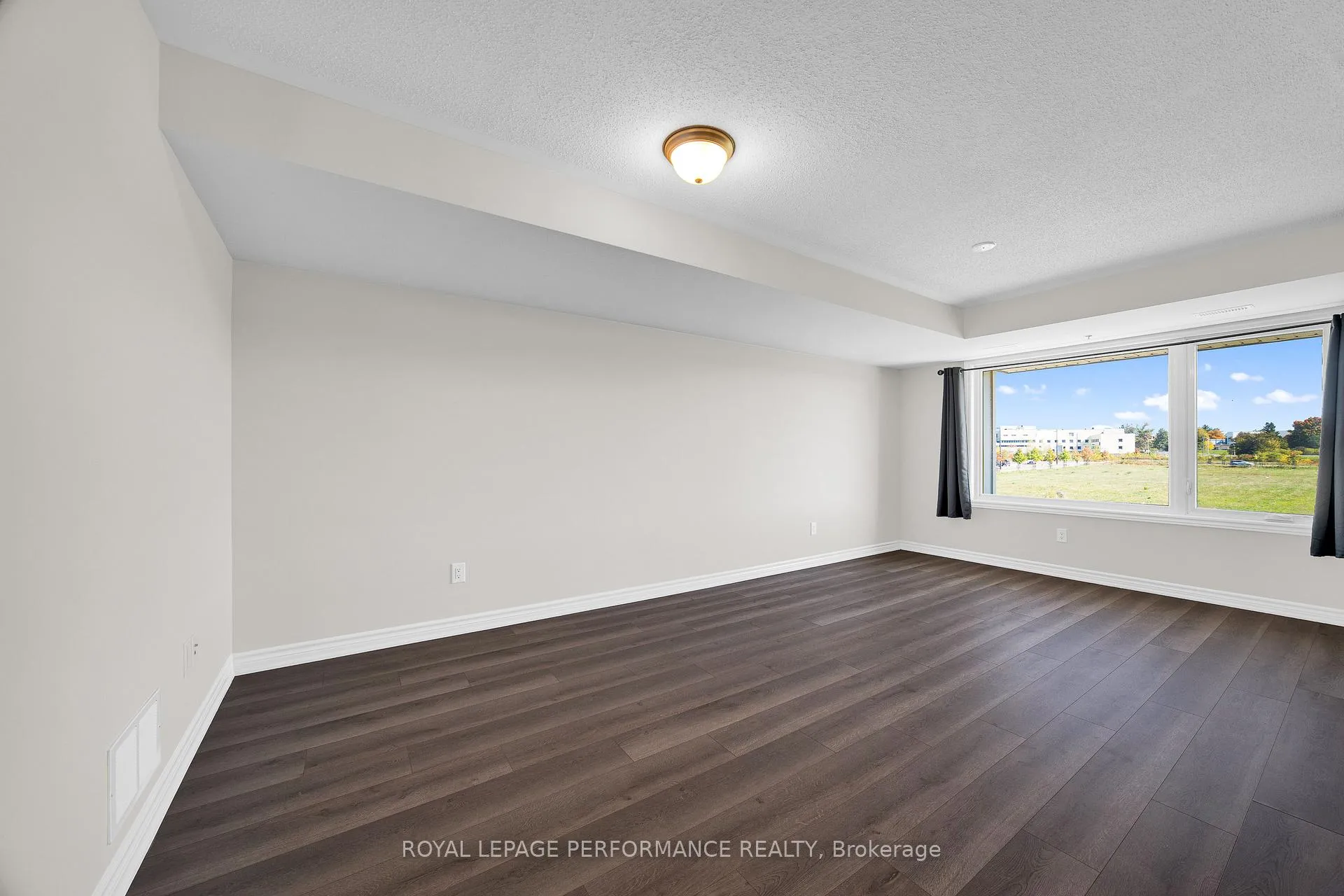 Photo 5 of 517 ozawa Private, Ottawa, CFB Rockcliffe and Area — HOMEH