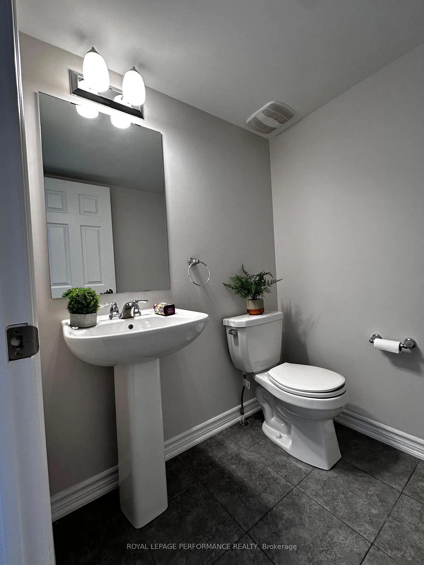 Photo 15 of 517 ozawa Private, Ottawa, CFB Rockcliffe and Area — HOMEH