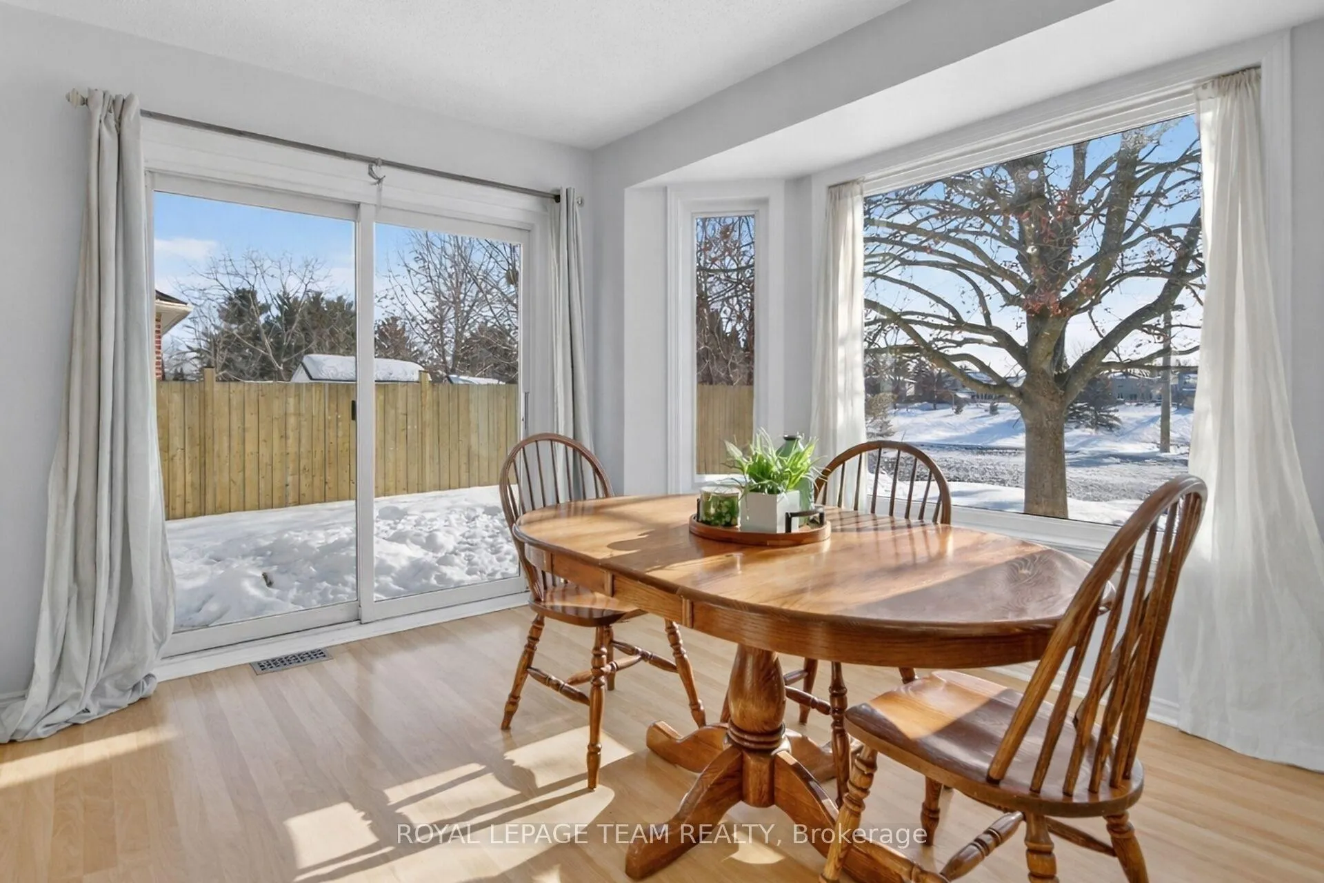 Photo 13 of 1604 Proulx Drive, Ottawa, Fallingbrook/Pineridge — HOMEH