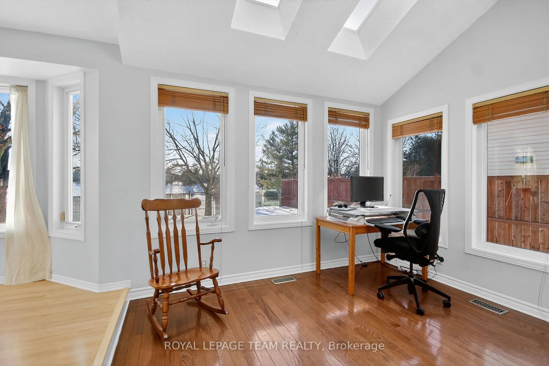 Photo 16 of 1604 Proulx Drive, Ottawa, Fallingbrook/Pineridge — HOMEH