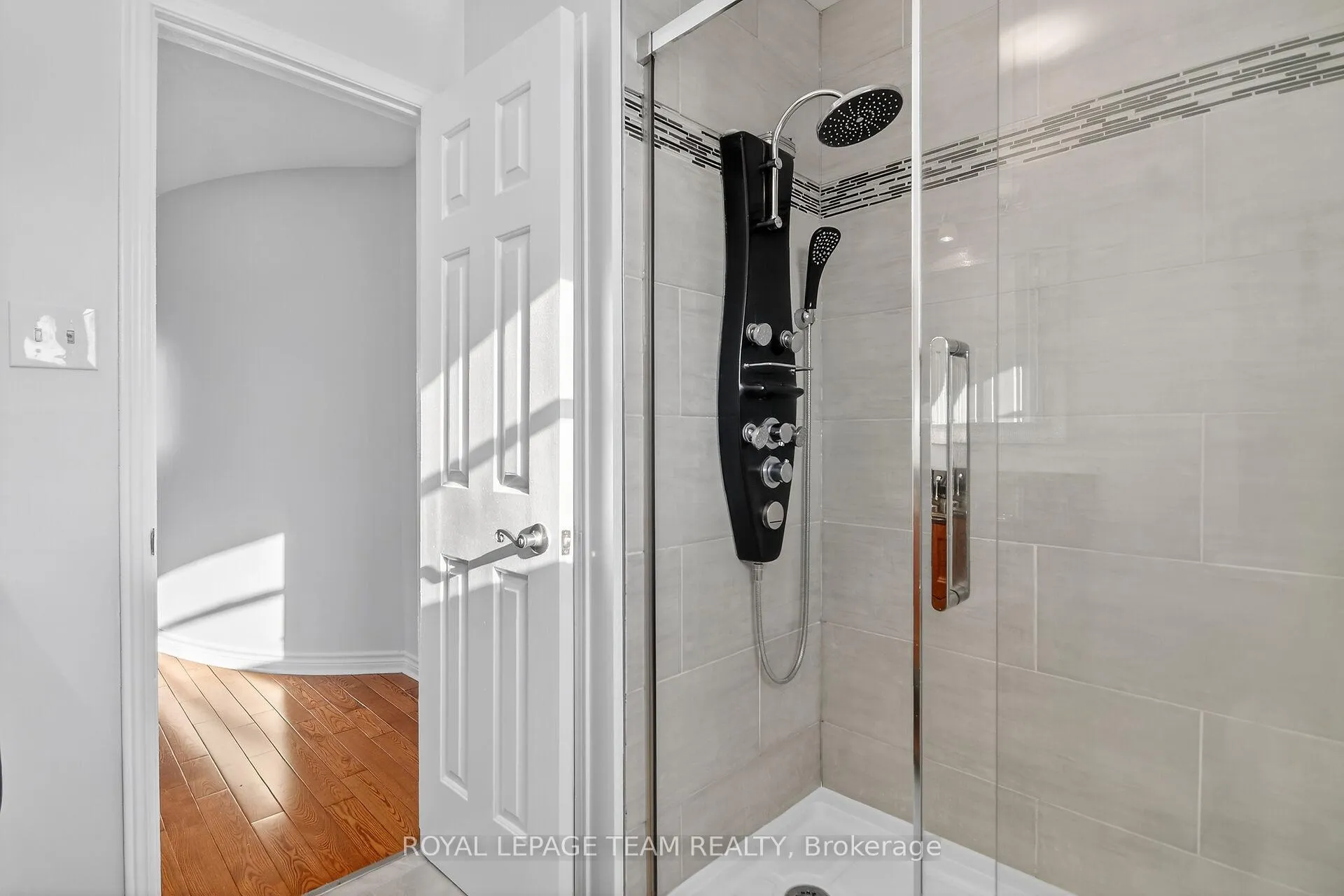 Photo 25 of 1604 Proulx Drive, Ottawa, Fallingbrook/Pineridge — HOMEH