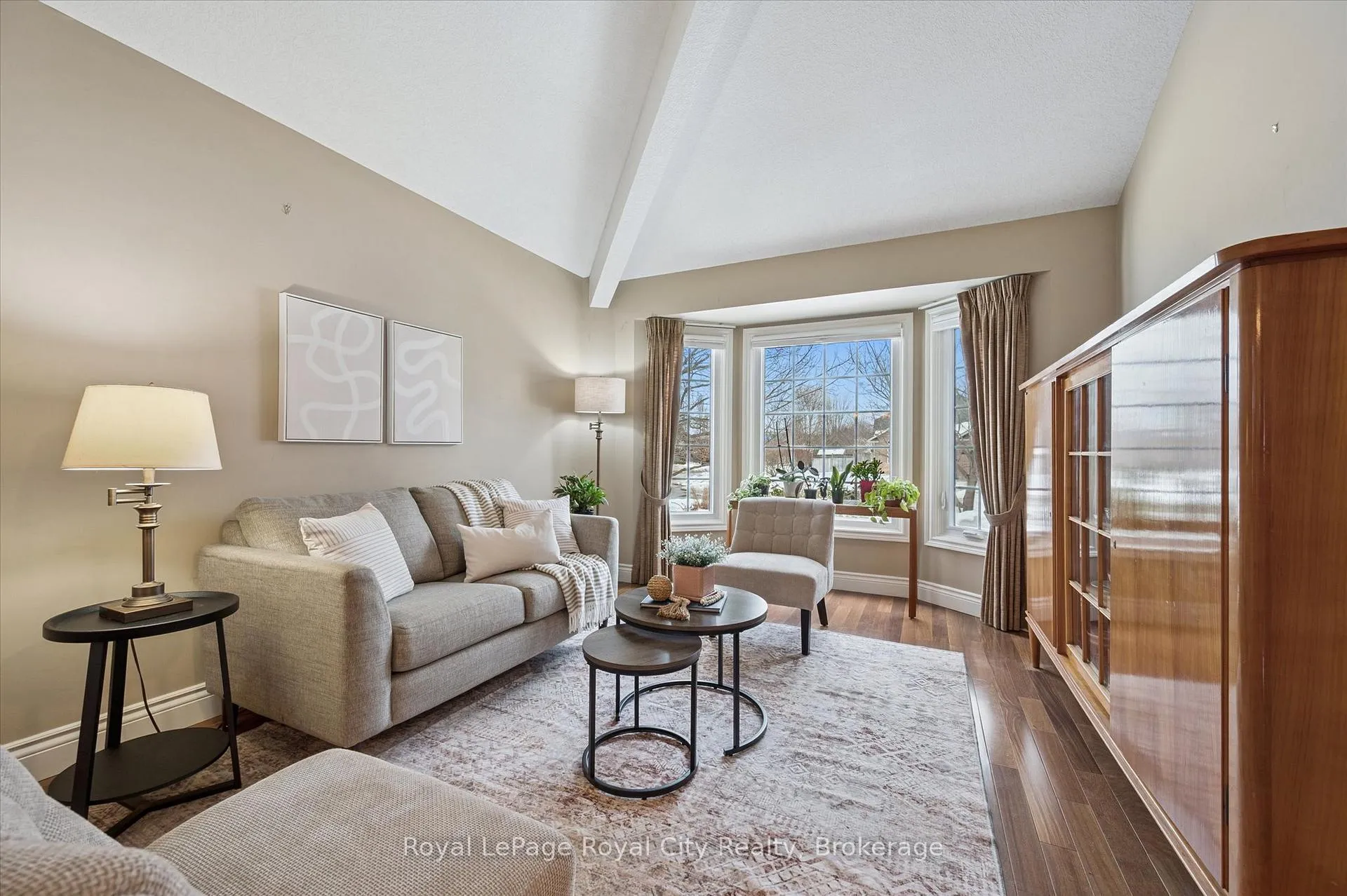 Photo 5 of 1 Quail Creek Drive, Guelph, Kortright Hills — HOMEH