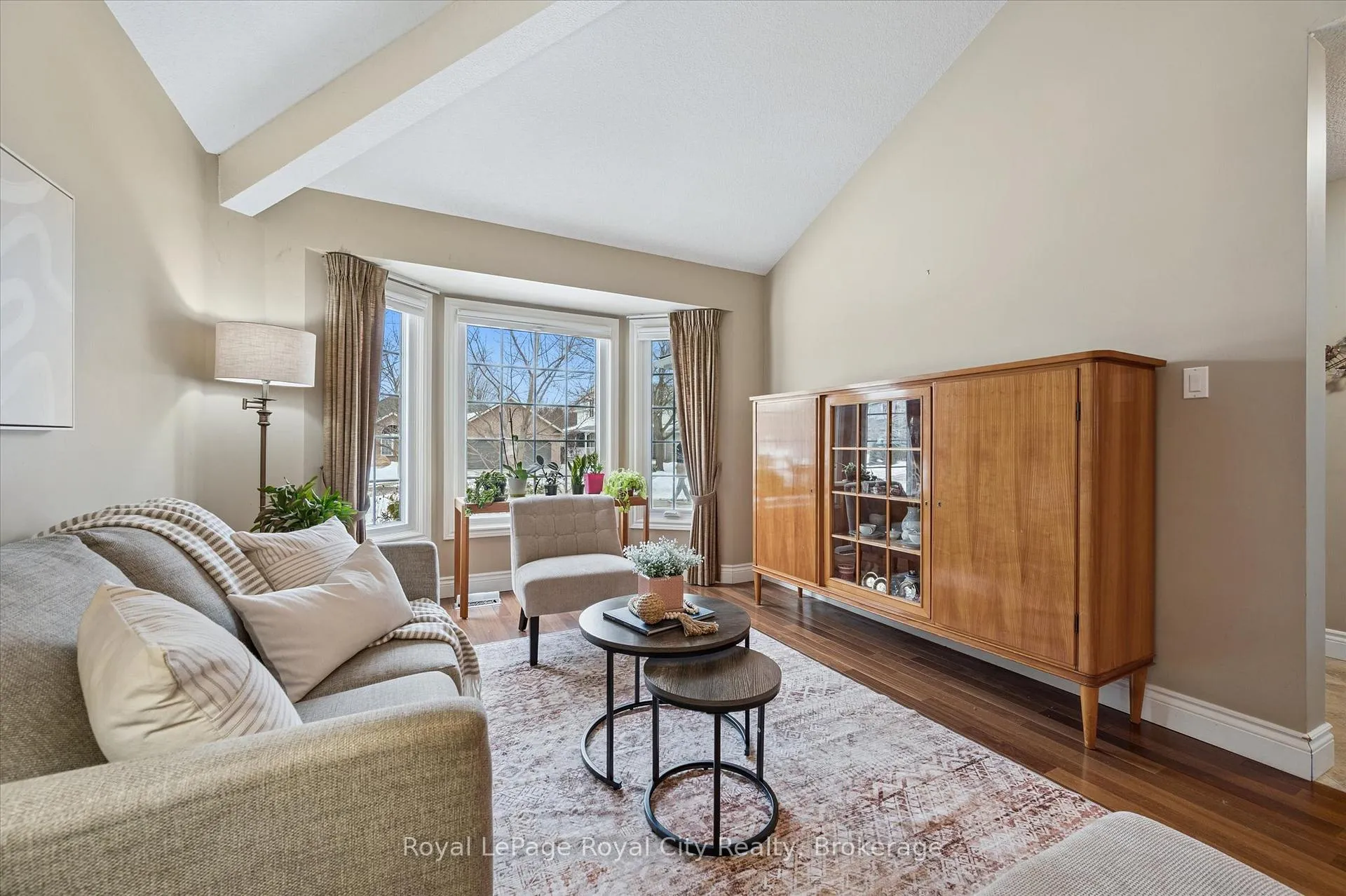 Photo 6 of 1 Quail Creek Drive, Guelph, Kortright Hills — HOMEH