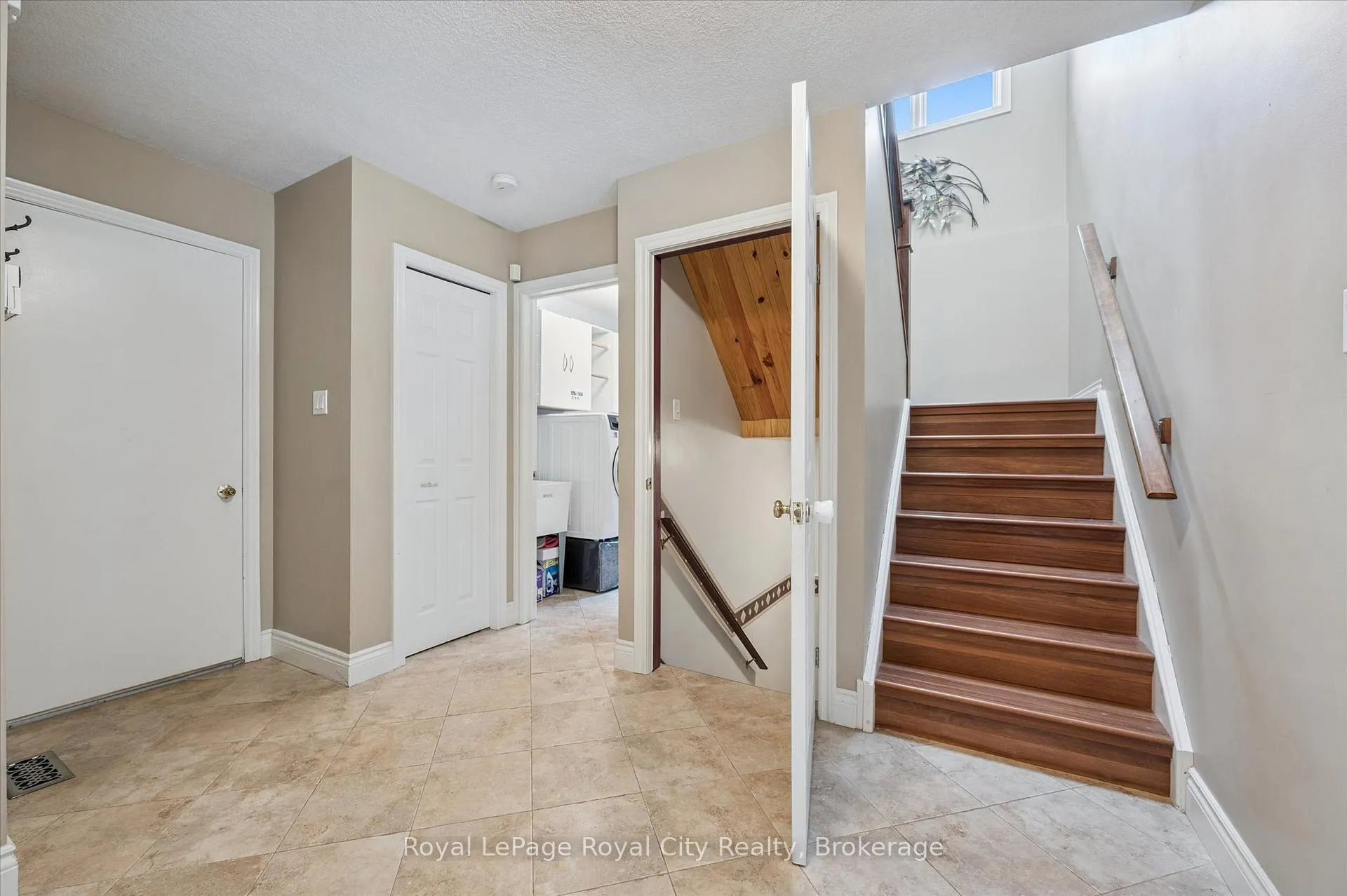 Photo 21 of 1 Quail Creek Drive, Guelph, Kortright Hills — HOMEH