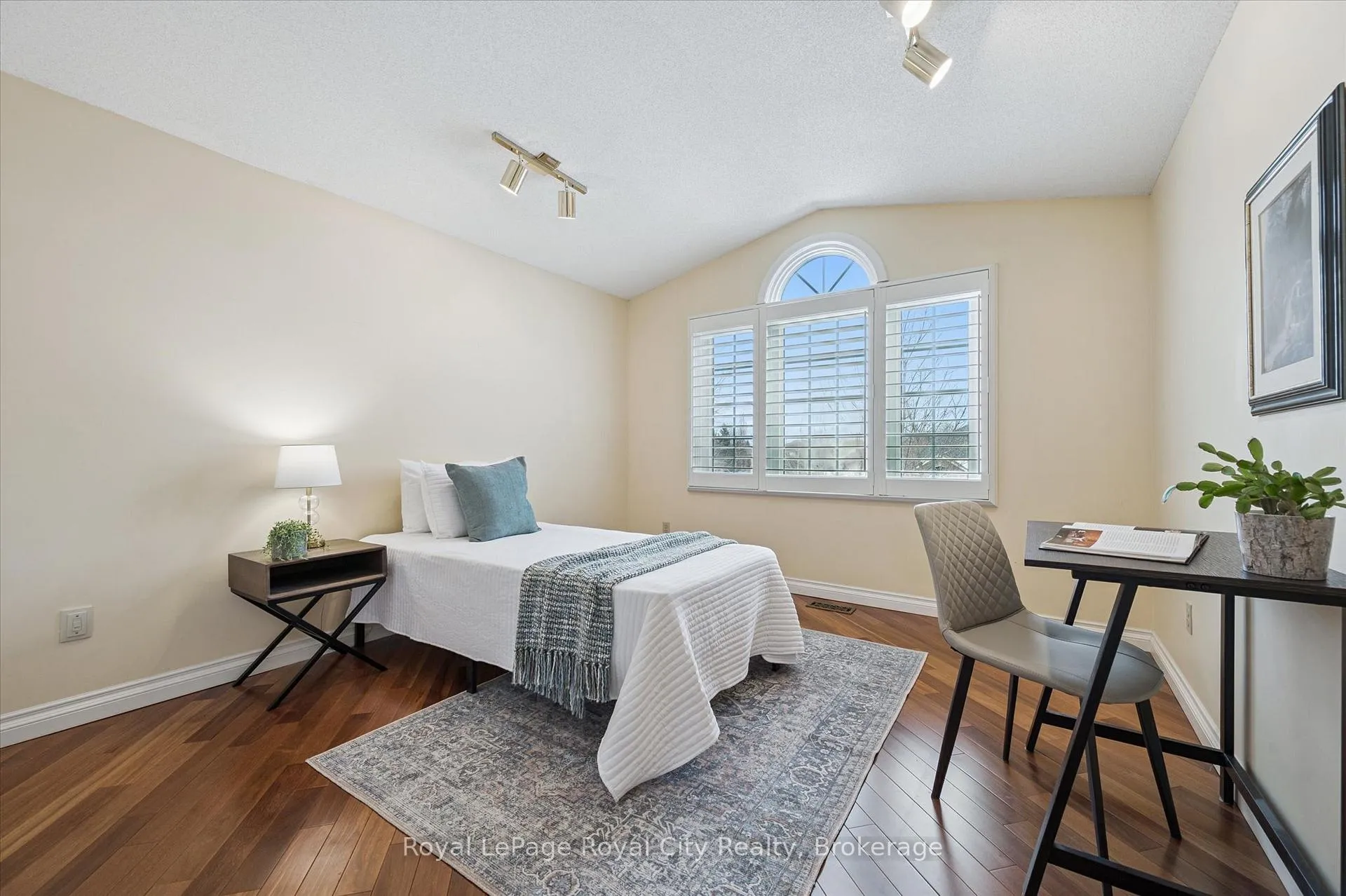 Photo 26 of 1 Quail Creek Drive, Guelph, Kortright Hills — HOMEH