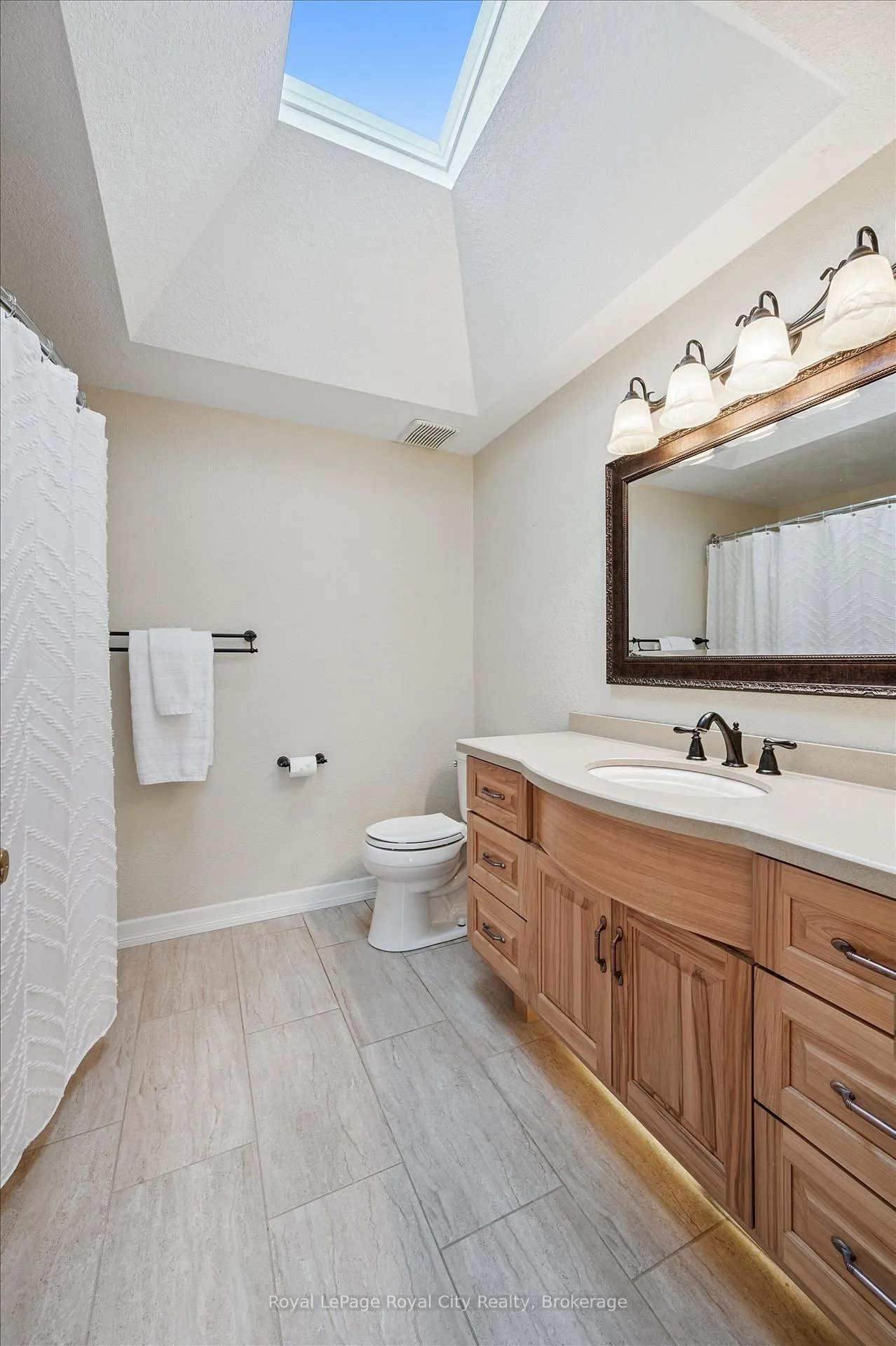 Photo 29 of 1 Quail Creek Drive, Guelph, Kortright Hills — HOMEH