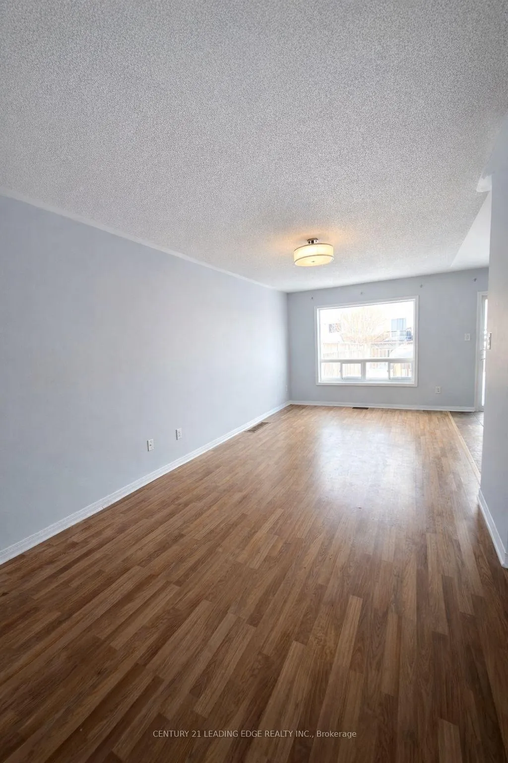 Photo 4 of 1523 Glenbourne Drive, Oshawa, Pinecrest — HOMEH