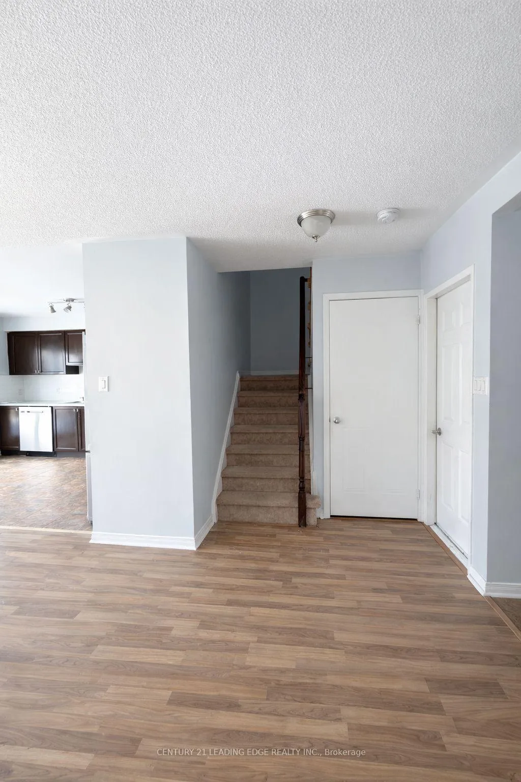Photo 8 of 1523 Glenbourne Drive, Oshawa, Pinecrest — HOMEH