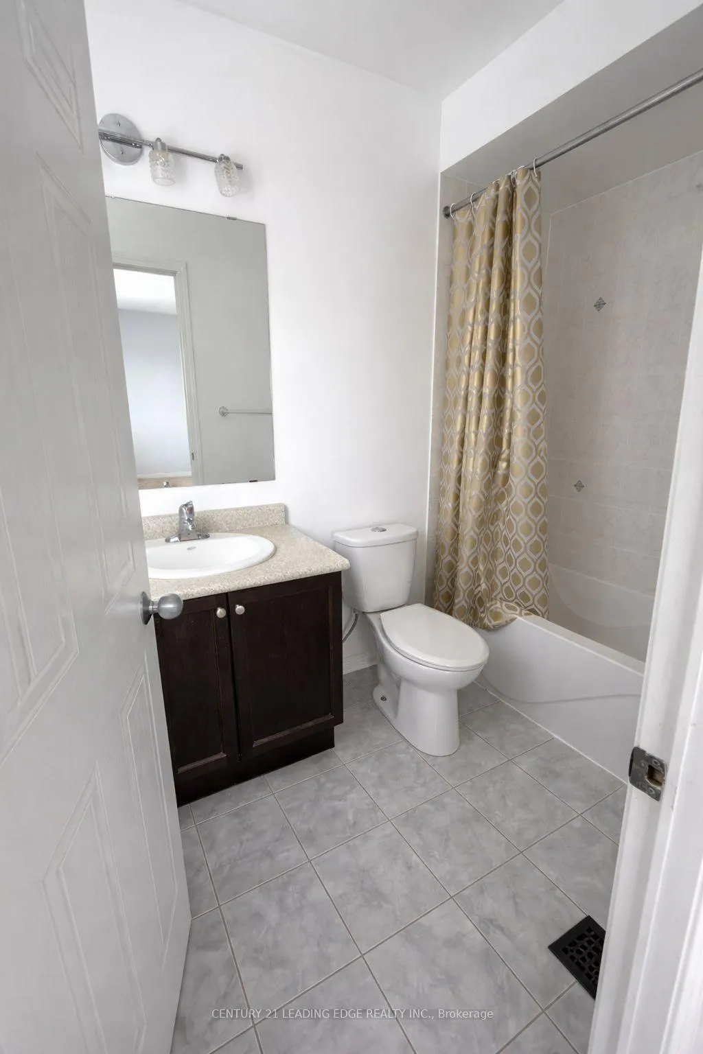 Photo 13 of 1523 Glenbourne Drive, Oshawa, Pinecrest — HOMEH
