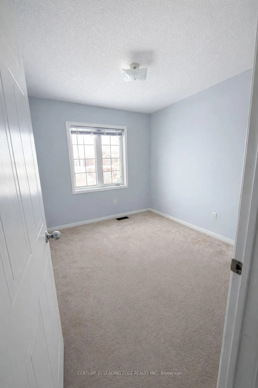 Photo 16 of 1523 Glenbourne Drive, Oshawa, Pinecrest — HOMEH