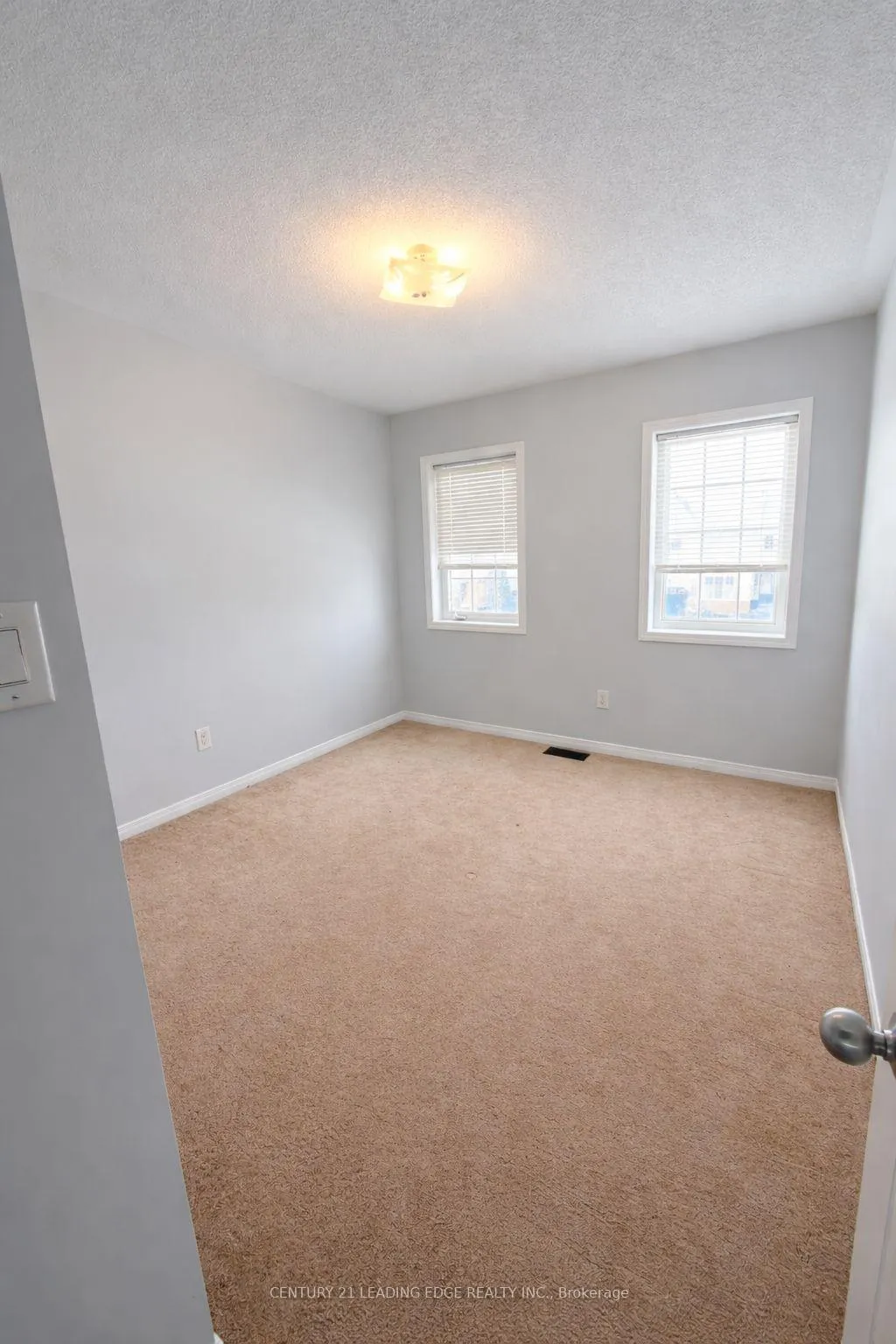 Photo 19 of 1523 Glenbourne Drive, Oshawa, Pinecrest — HOMEH
