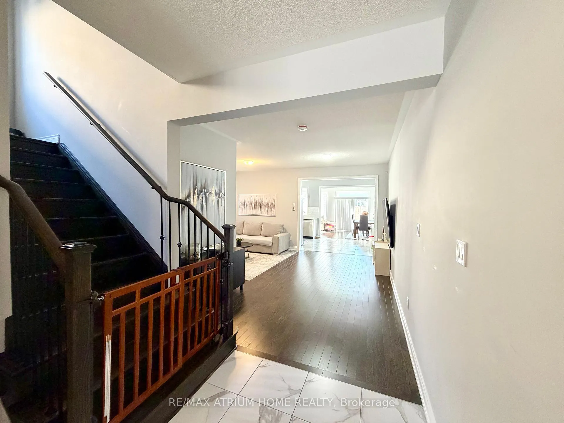 Photo 4 of 362 Kirkham Drive, Markham, Cedarwood — HOMEH