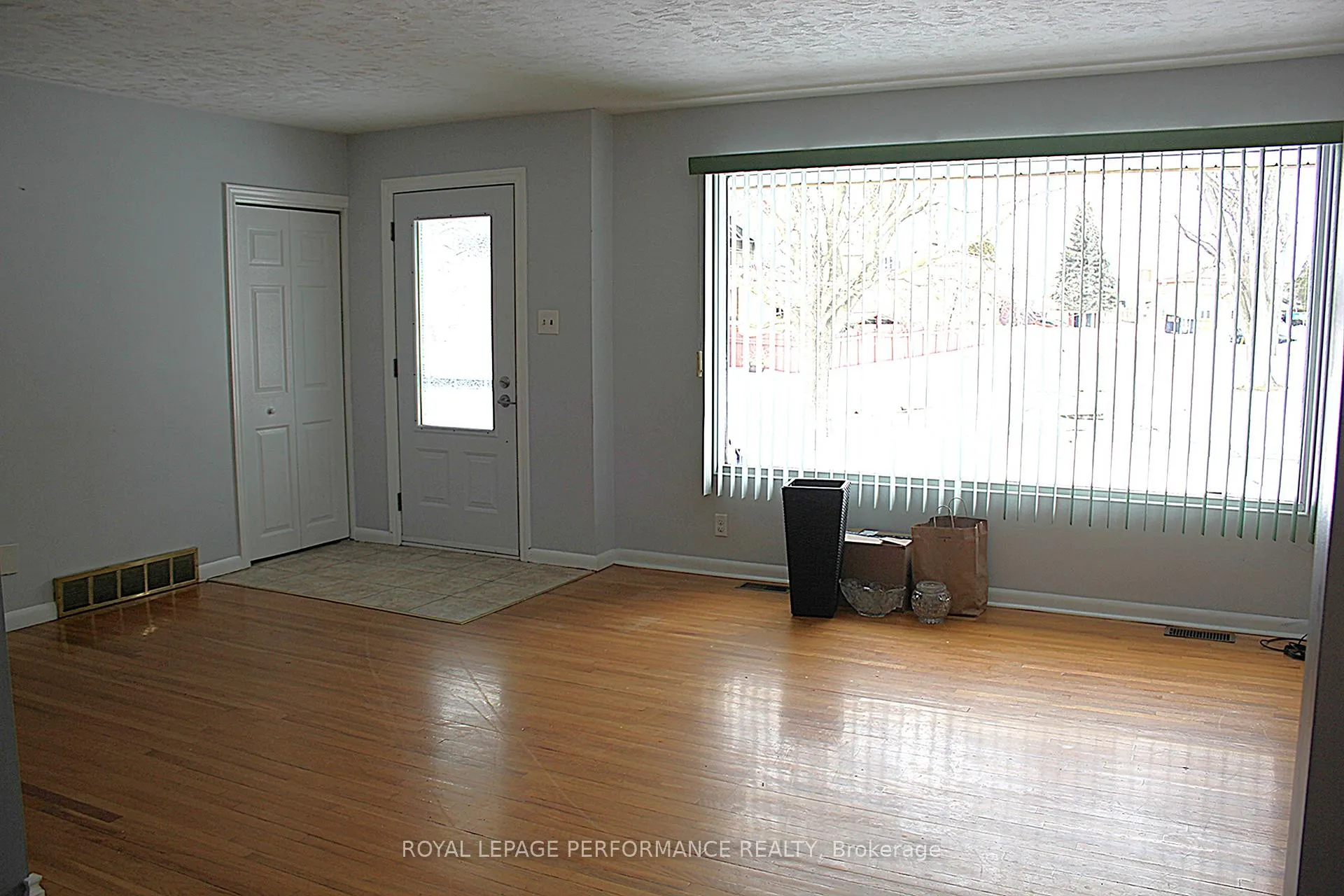Photo 8 of 1232 Daly Avenue, Cornwall — HOMEH