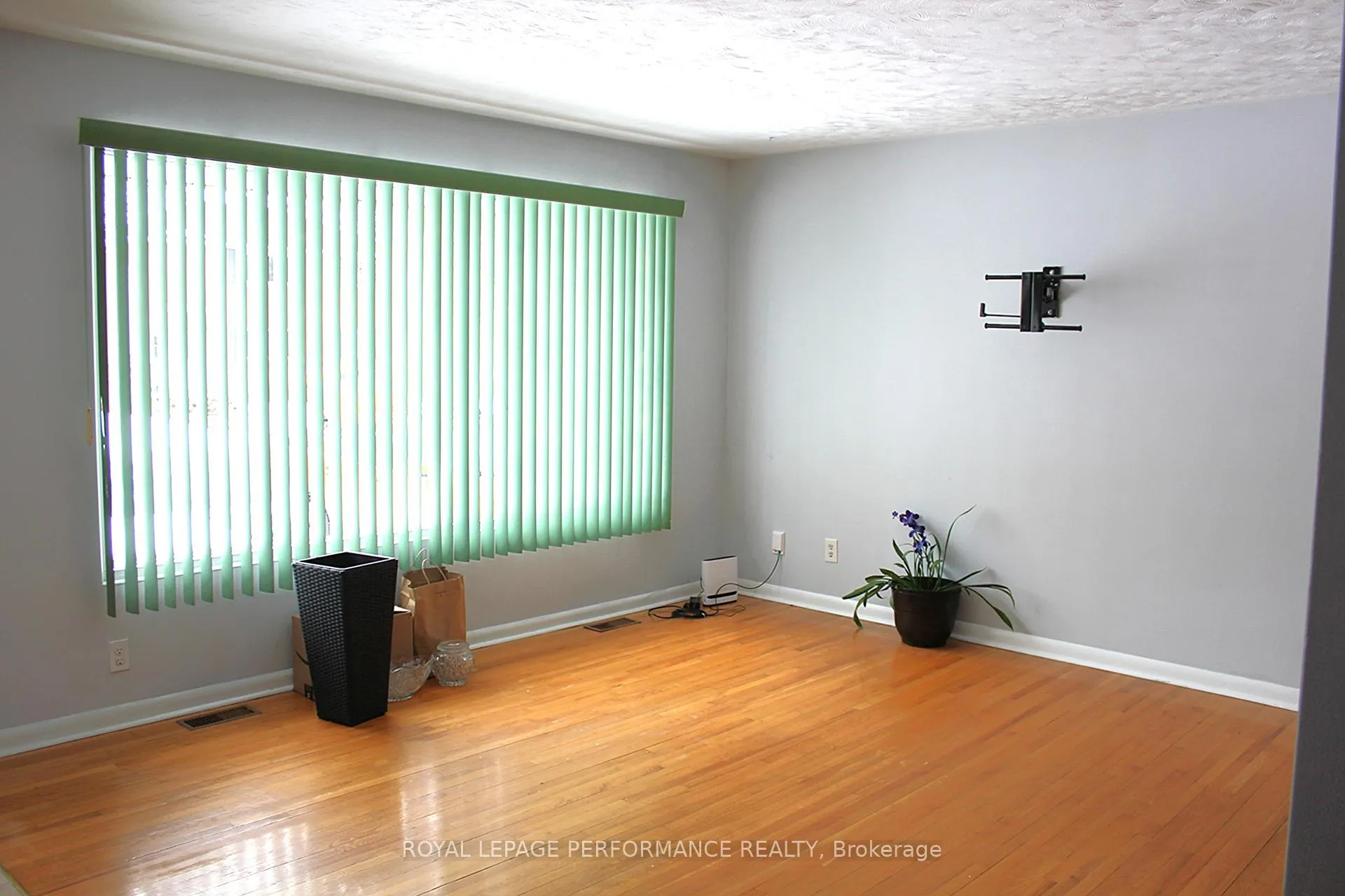 Photo 9 of 1232 Daly Avenue, Cornwall — HOMEH