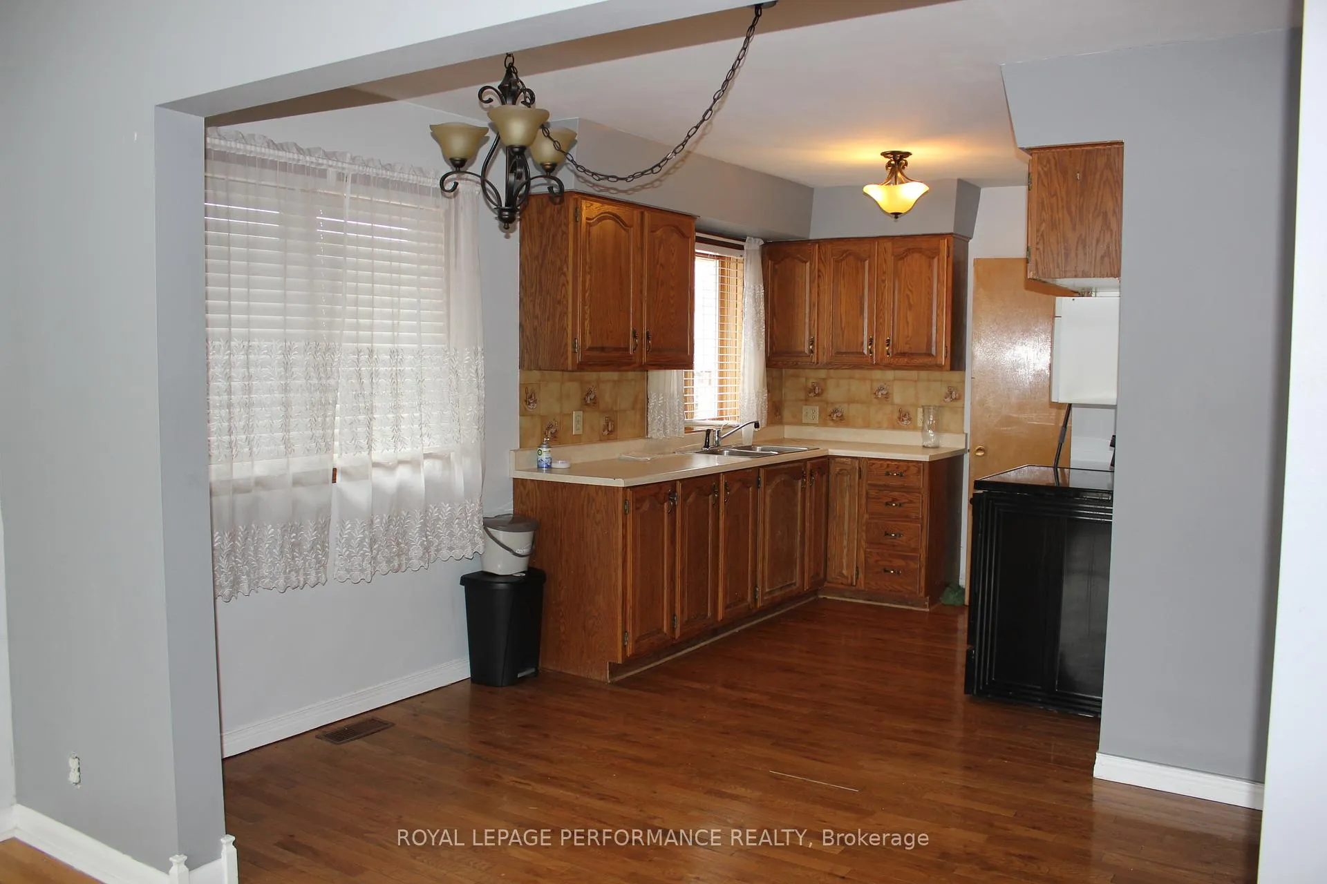Photo 11 of 1232 Daly Avenue, Cornwall — HOMEH