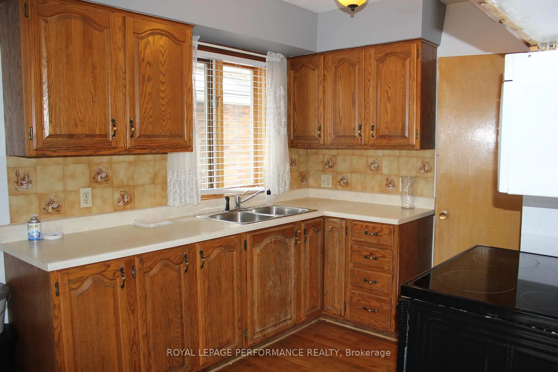 Photo 12 of 1232 Daly Avenue, Cornwall — HOMEH