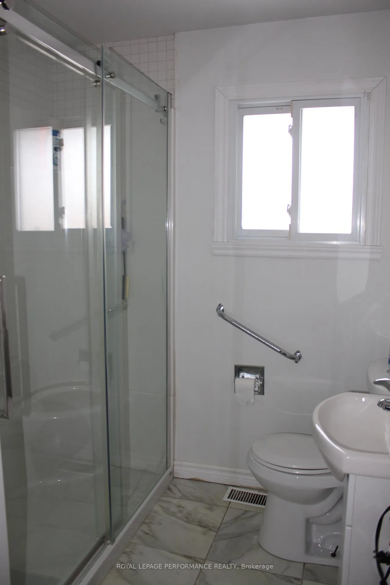 Photo 17 of 1232 Daly Avenue, Cornwall — HOMEH