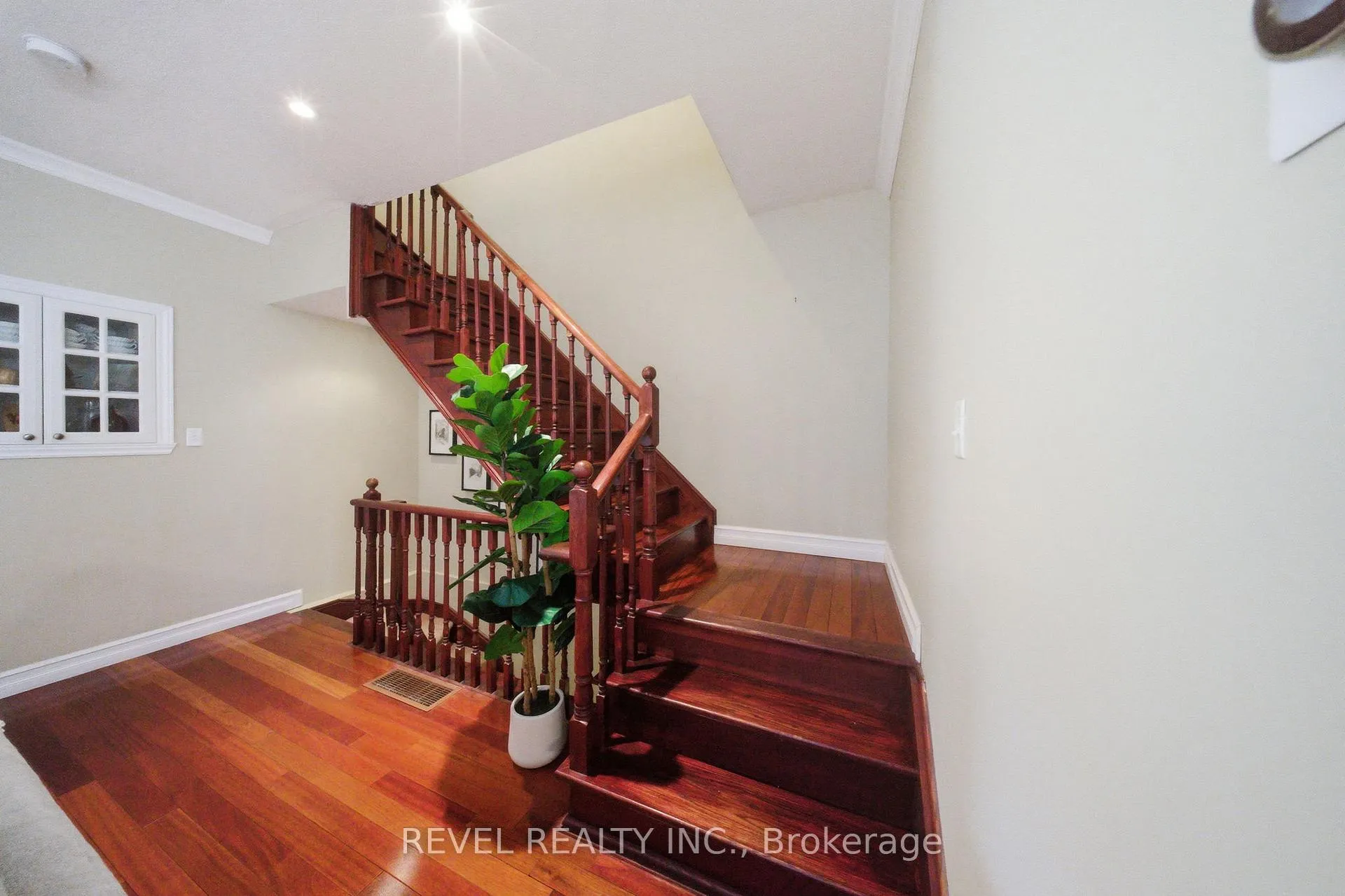 Photo 9 of 3 Dreamcrest Court, Whitby, Pringle Creek — HOMEH