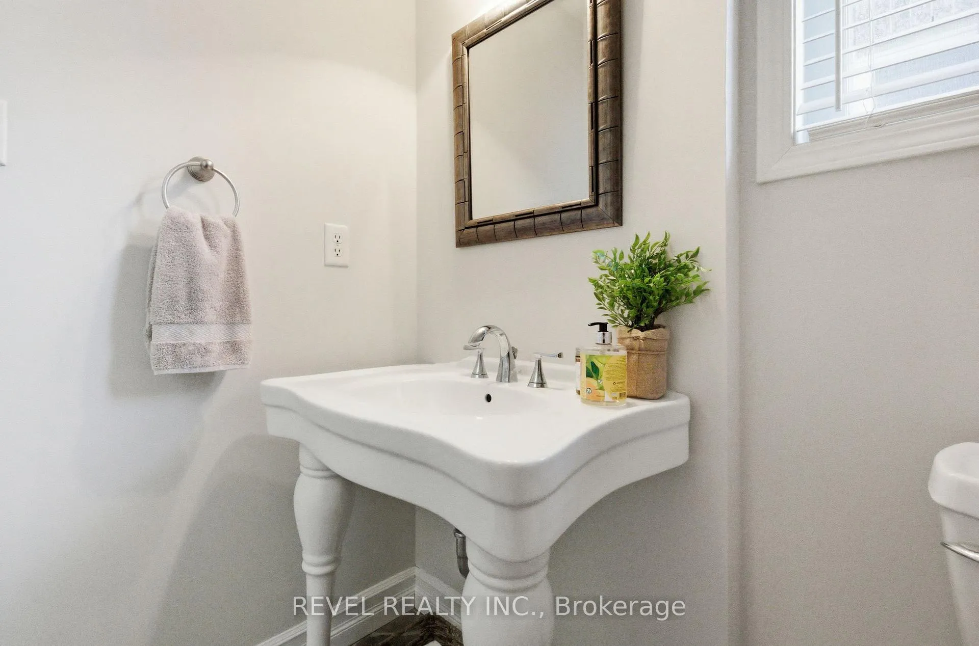 Photo 14 of 3 Dreamcrest Court, Whitby, Pringle Creek — HOMEH