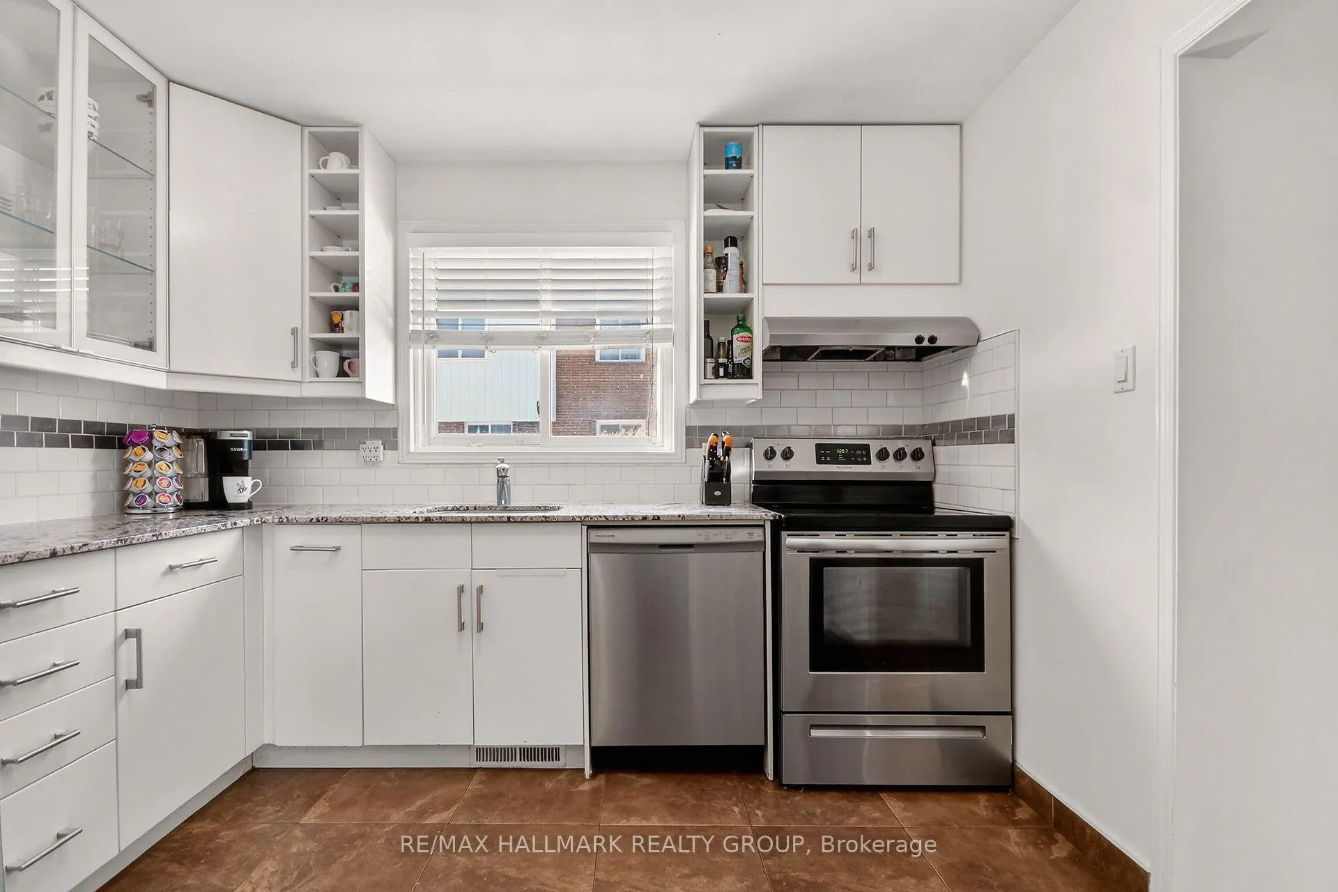 Photo 3 of Unit 23, 1821 Walkley Road, Ottawa, Guildwood Estates - Urbandale Acres — HOMEH